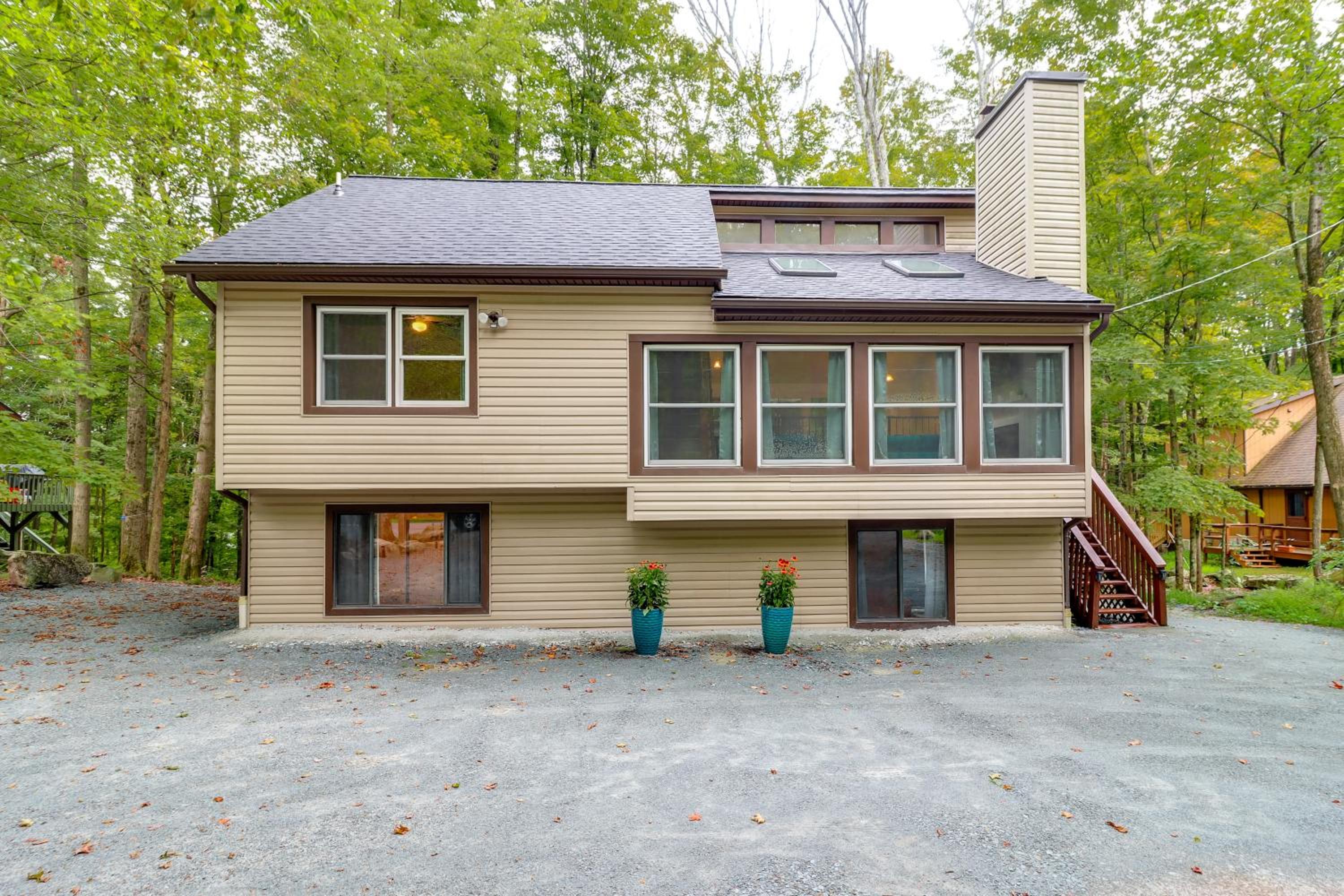 1 Mi to Lake, Golf and Ski Access The Hideout Home!