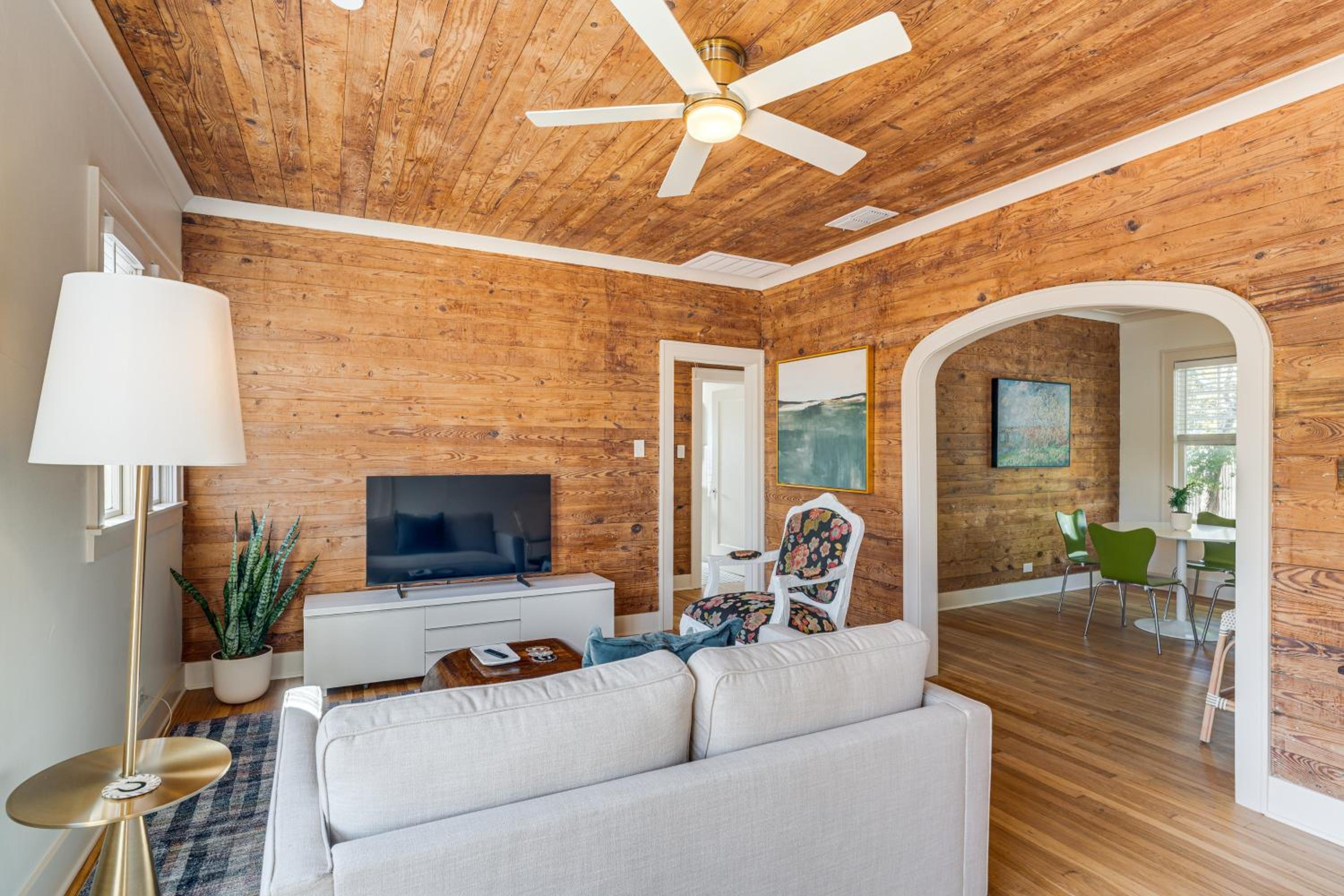 Walk to Downtown Tyler! Updated Historic Apt, photo 13