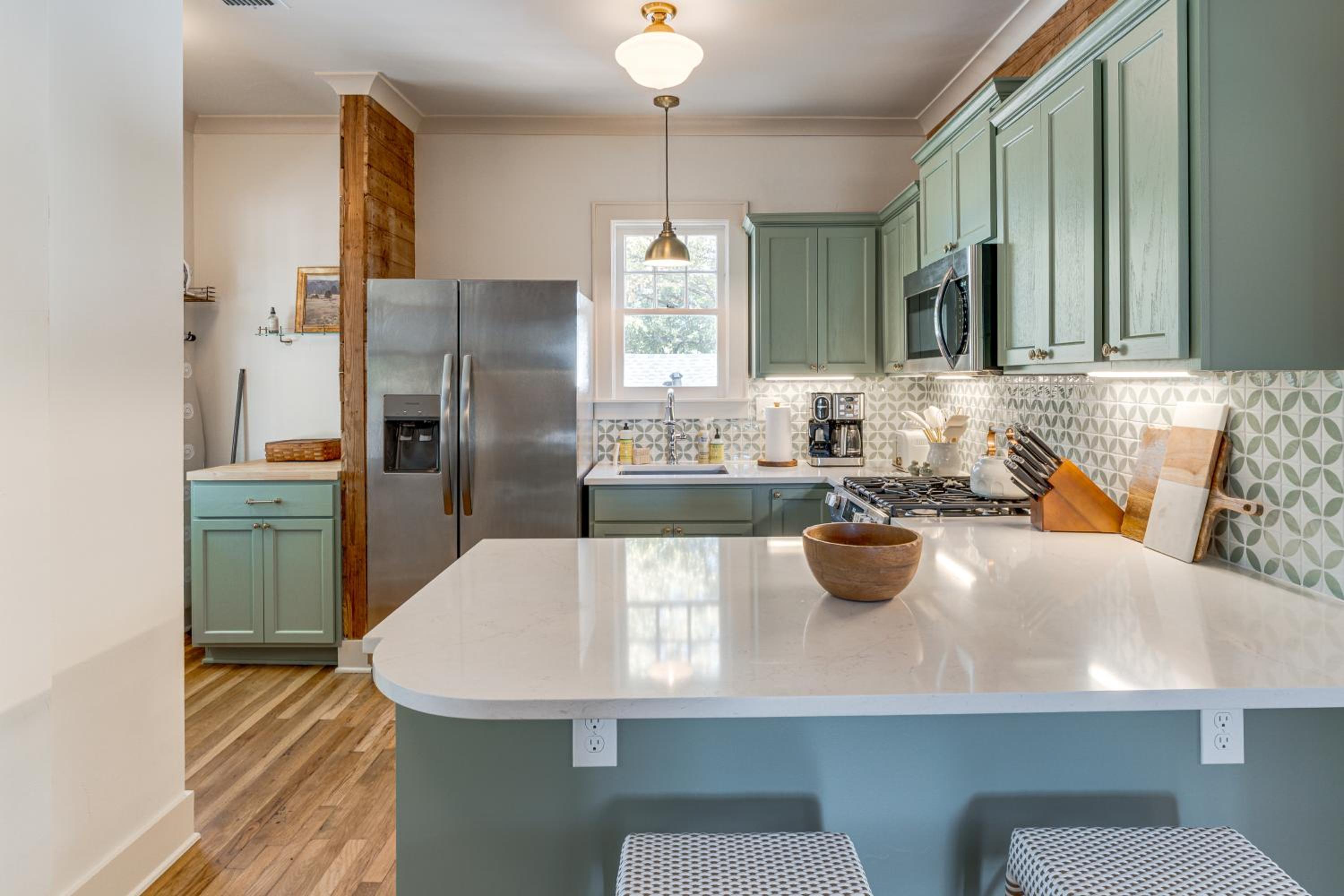 Walk to Downtown Tyler! Updated Historic Apt, photo 7