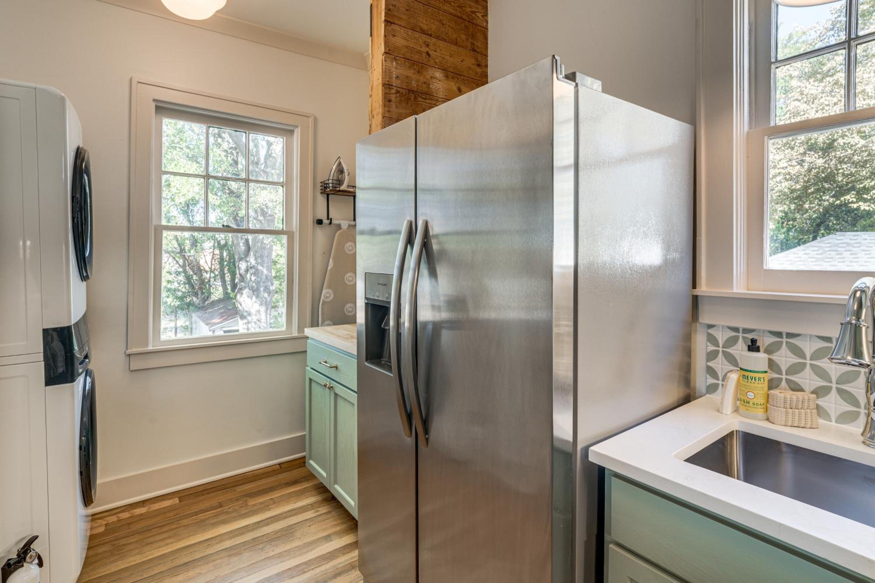 Walk to Downtown Tyler! Updated Historic Apt, photo 6