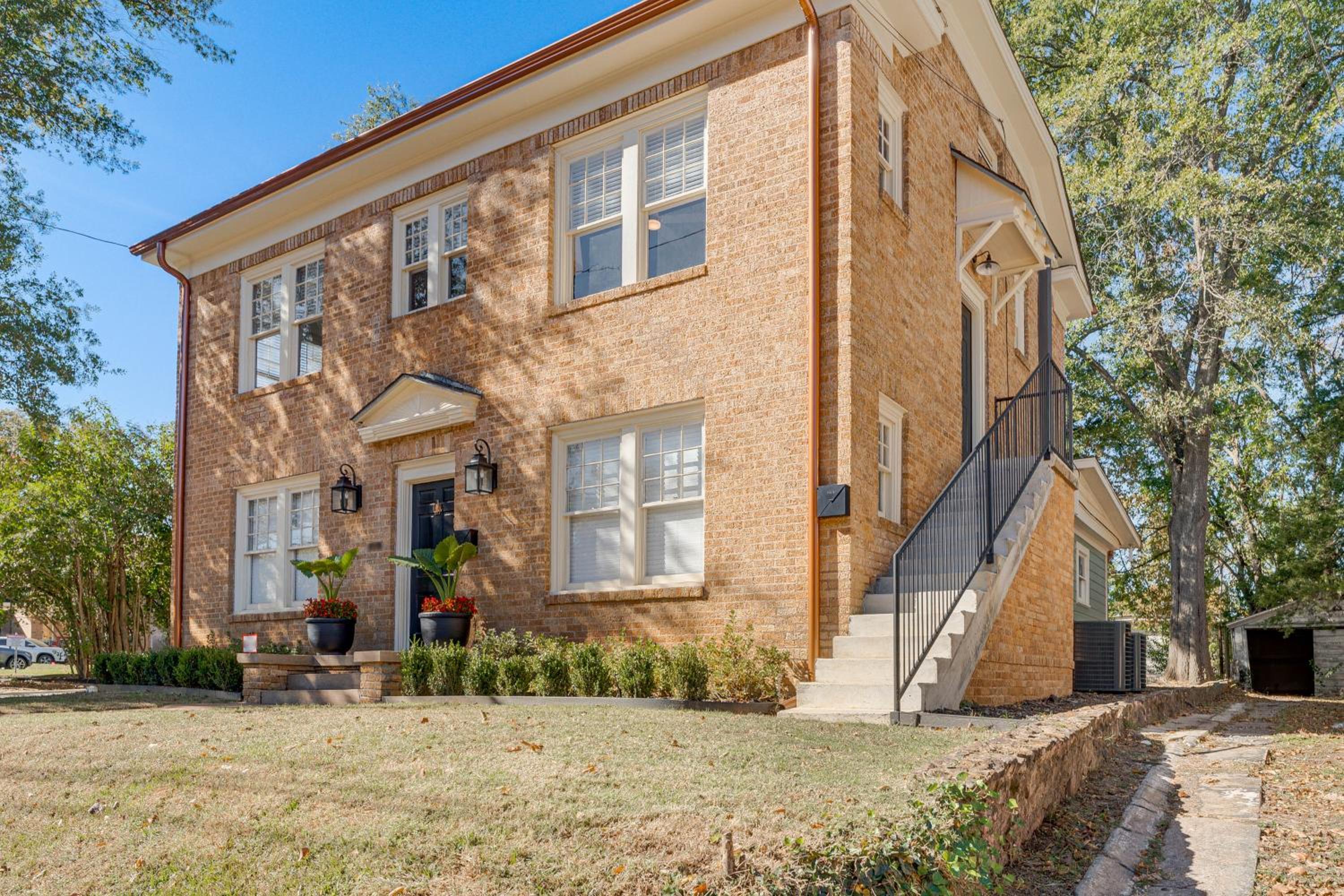 Walk to Downtown Tyler! Updated Historic Apt, photo 23
