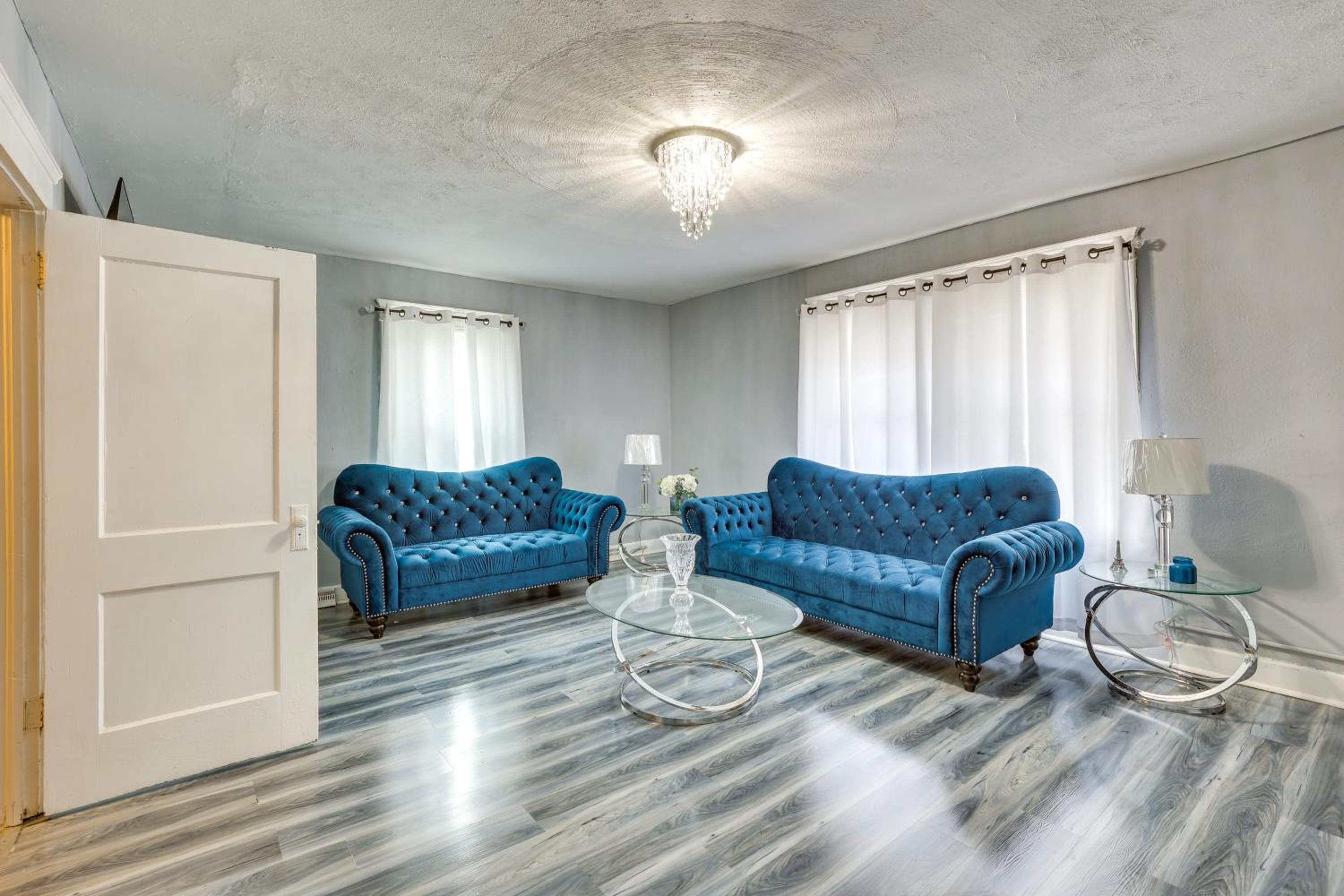 Spacious Condo 4 Mi to Pro Football Hall of Fame!