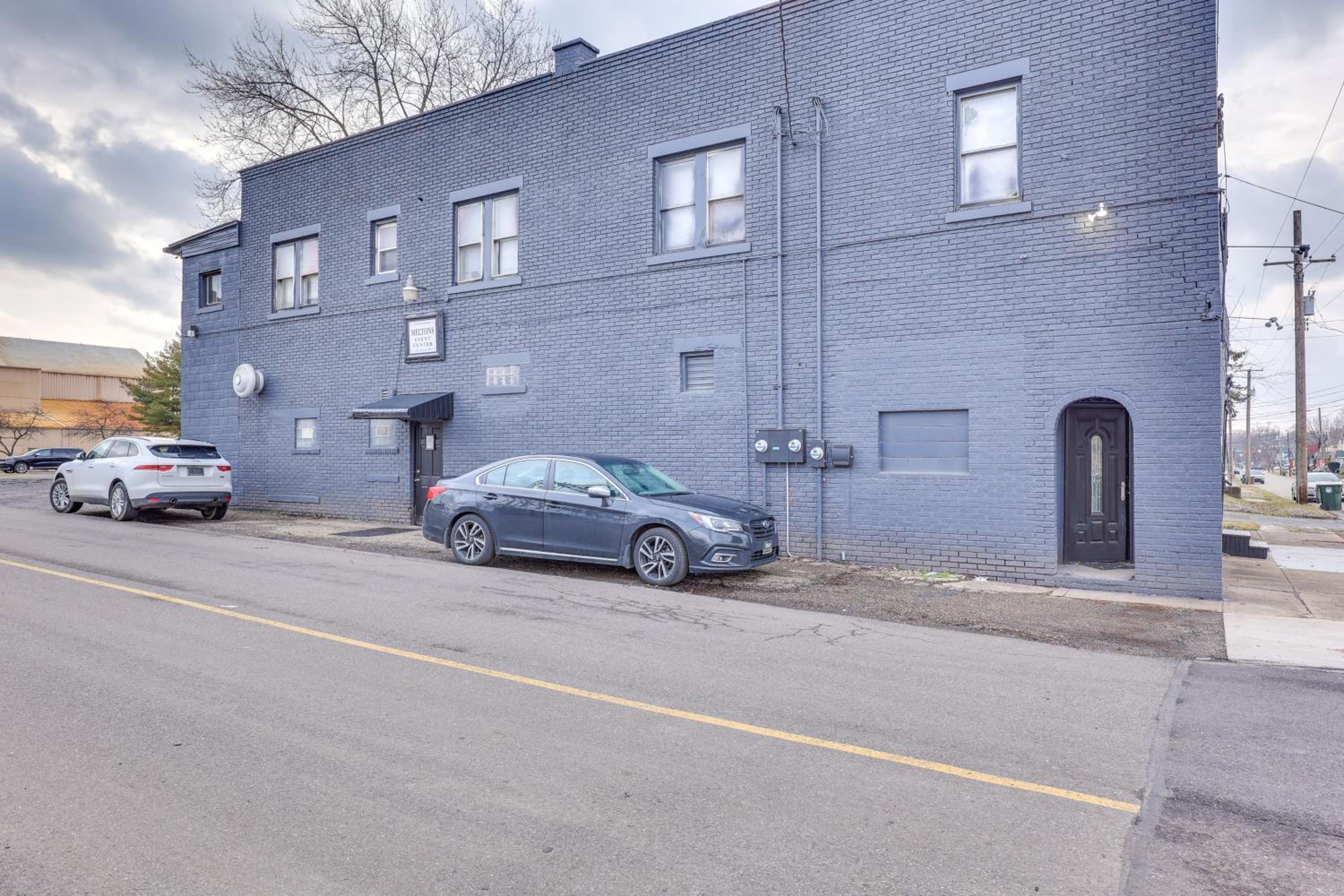 Spacious Condo 4 Mi to Pro Football Hall of Fame!