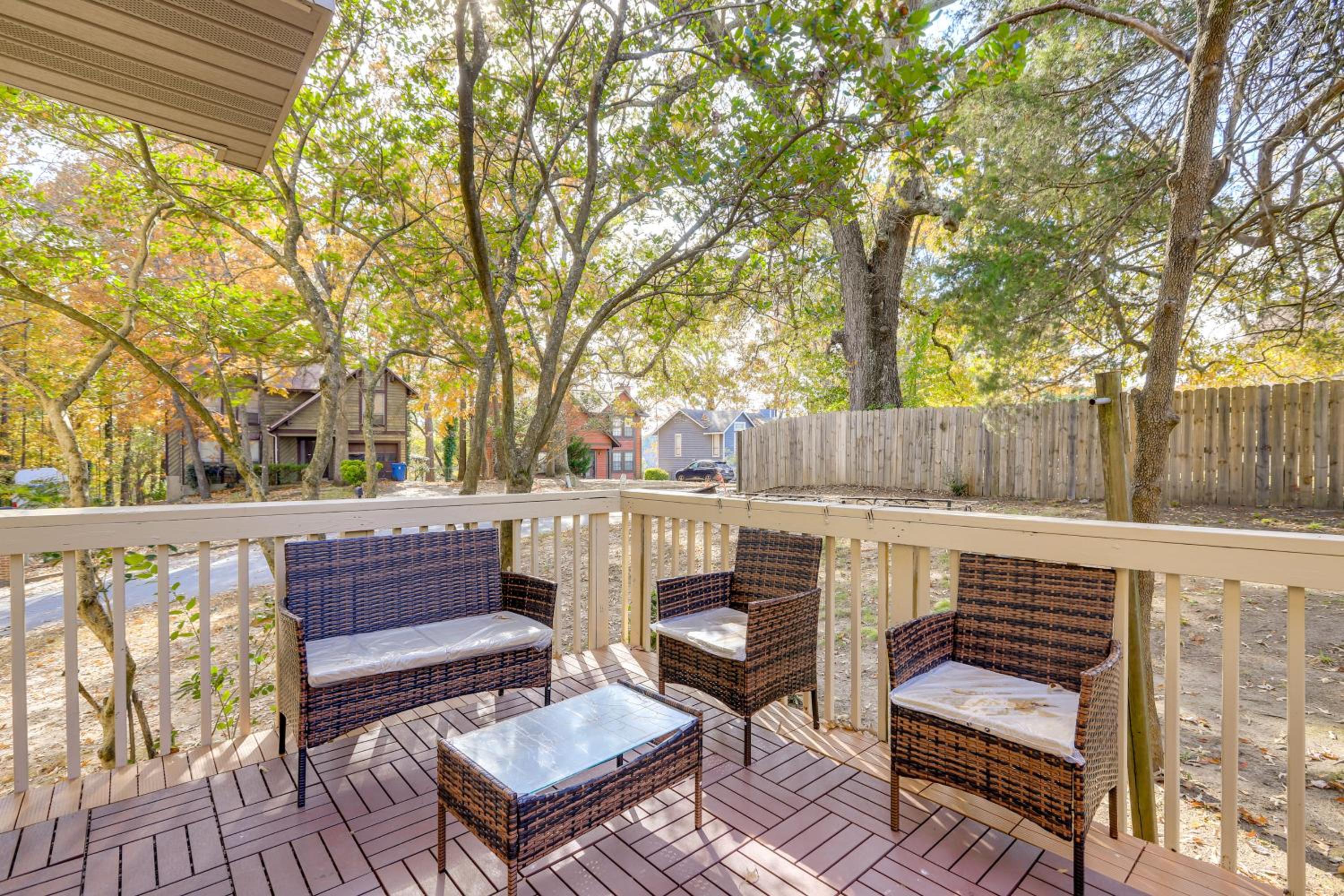 Easy Hwy Access to ATL Work-Ready Riverdale Home