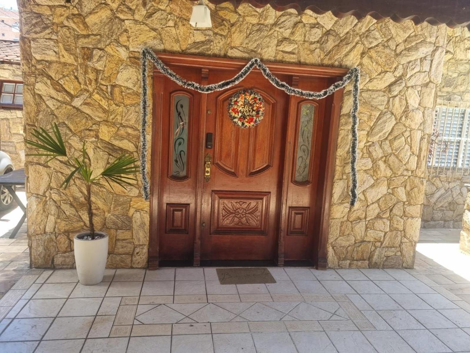 Pousada II House Beach Brasil , Suites com banheiros Privativos, PISCINA com cascata e área familiar para churrasco, Garage GRATUITA, próx-praia da Aviação