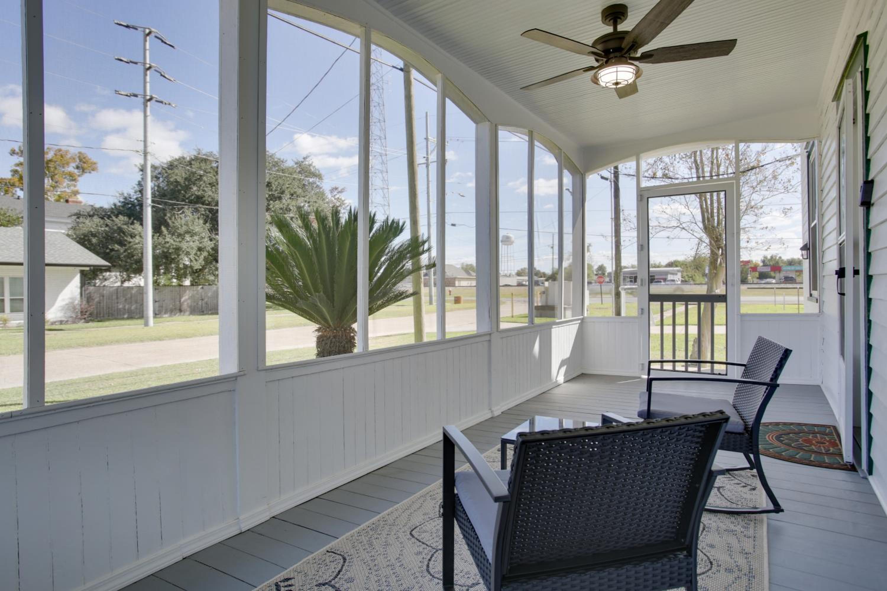 Cajun Country Getaway! Historic Lutcher Bungalow