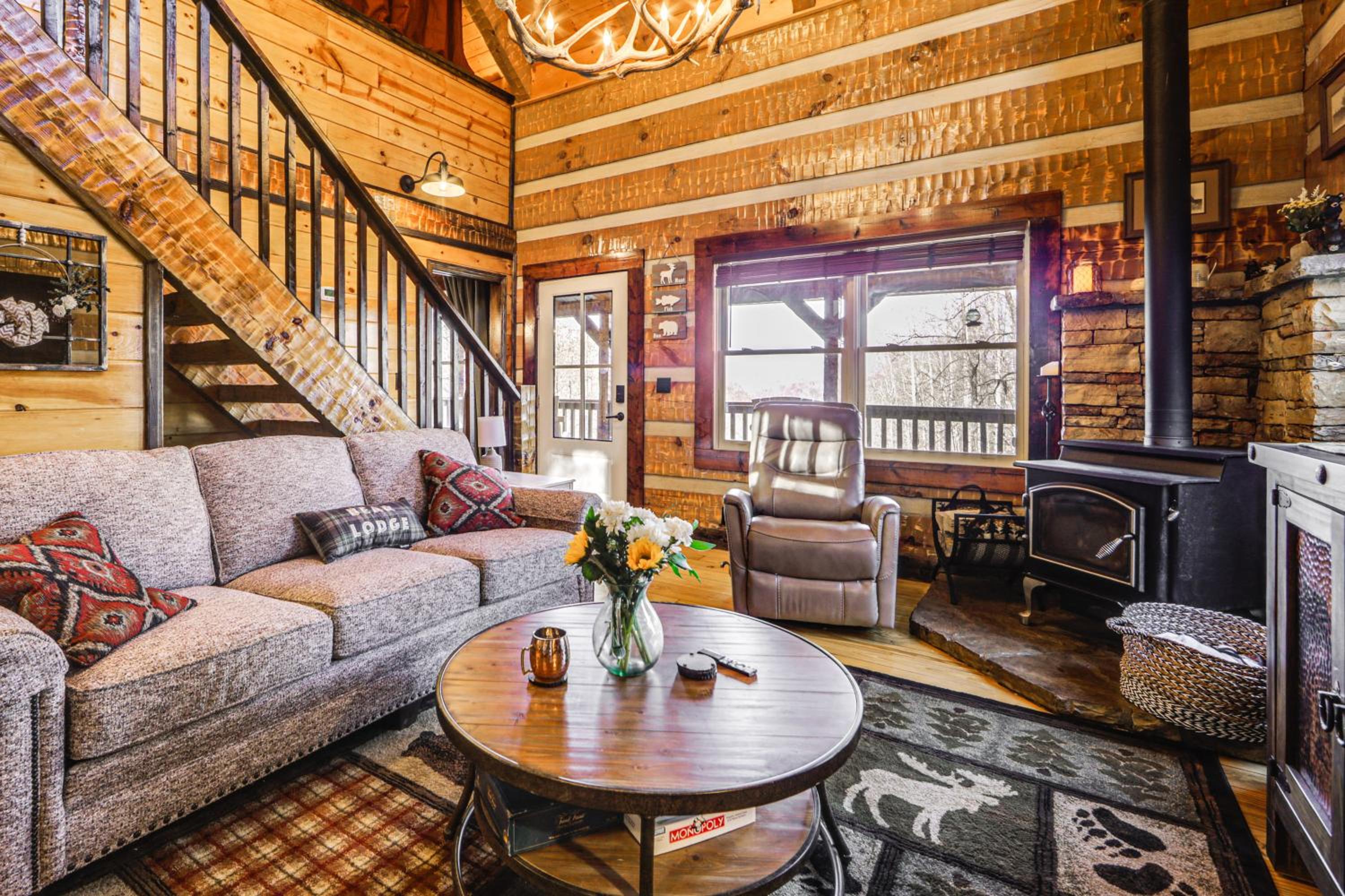 Hot Tub Haven! Mtn-View Home 13 Mi to Bryson City!