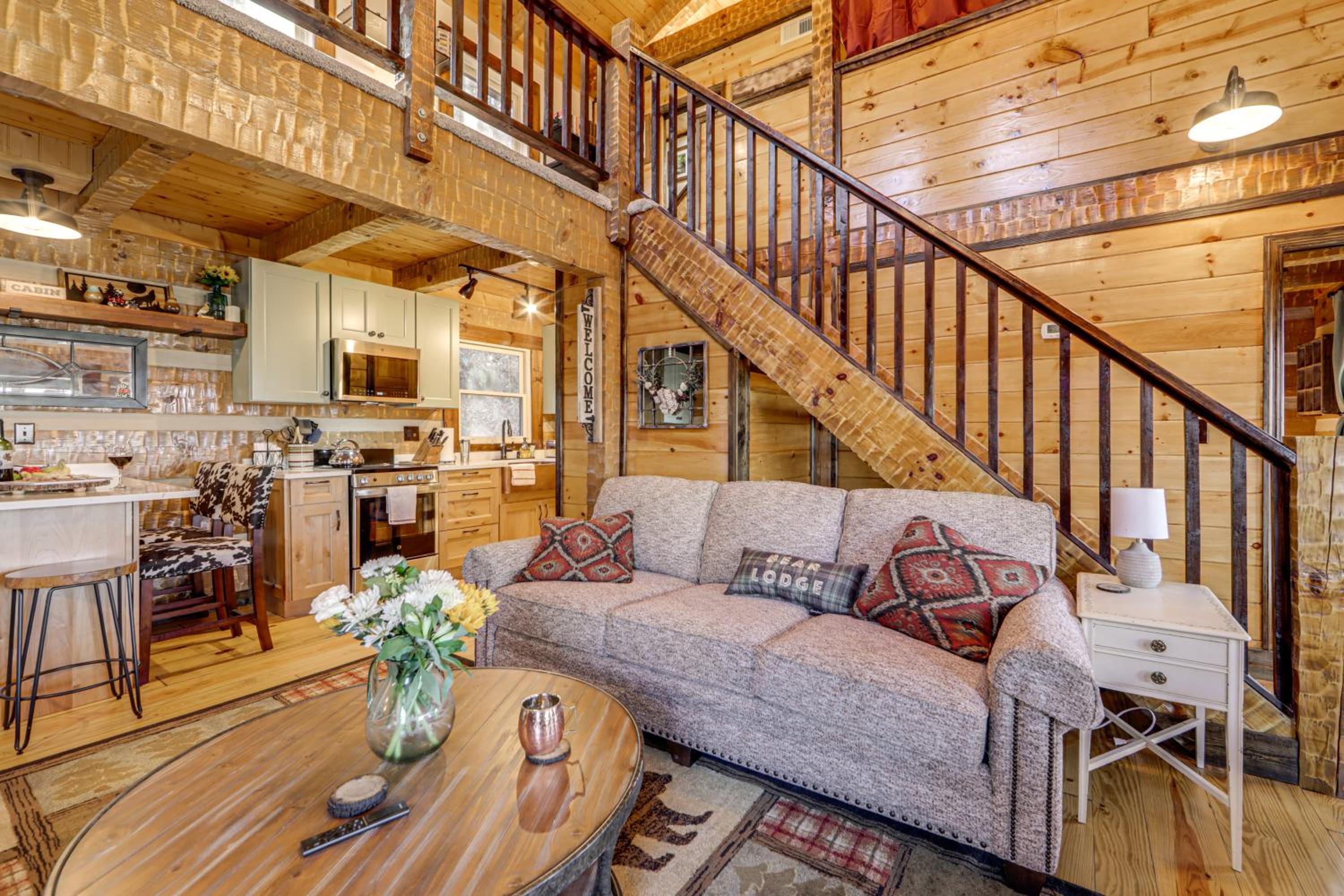 Hot Tub Haven! Mtn-View Home 13 Mi to Bryson City!