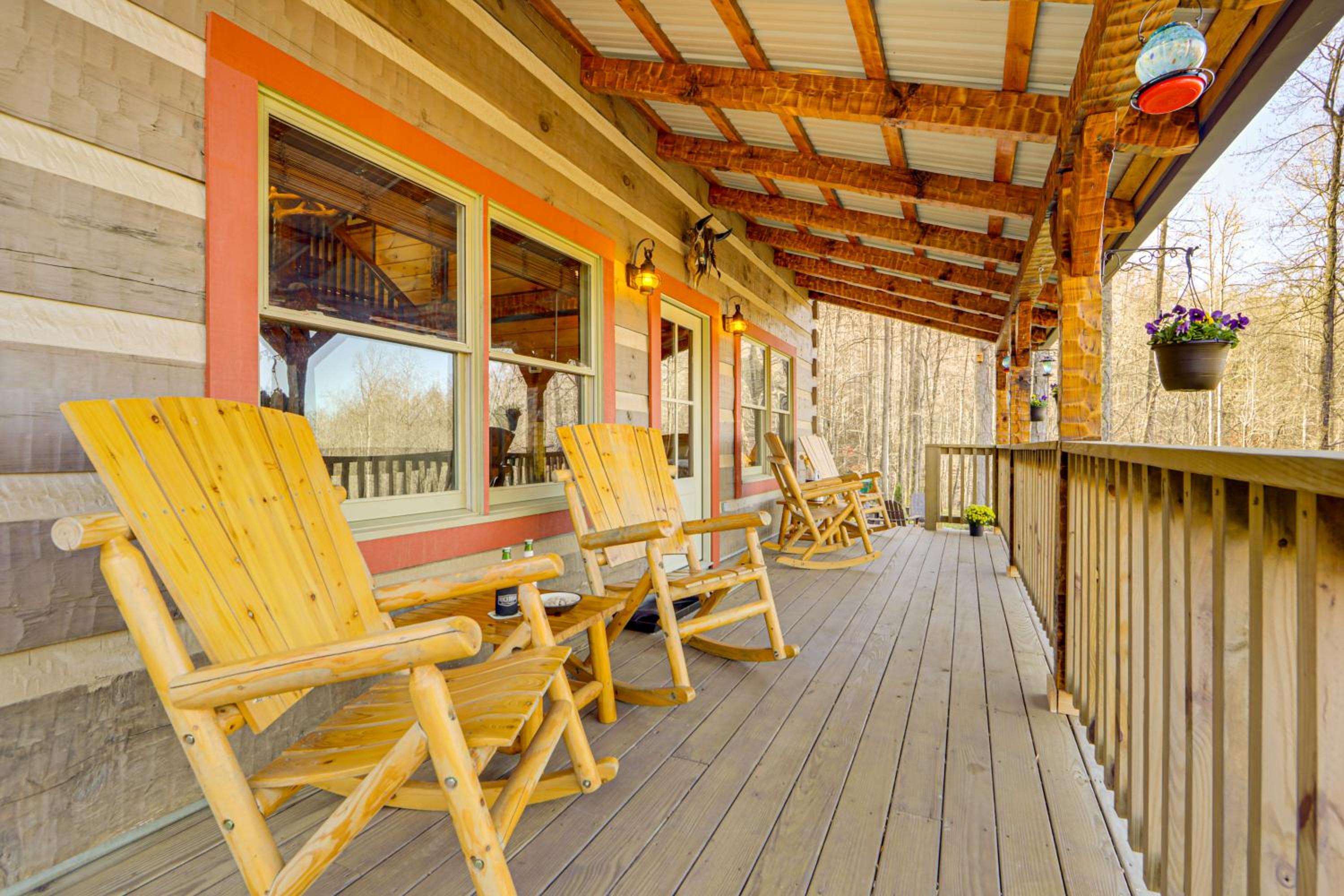 Hot Tub Haven! Mtn-View Home 13 Mi to Bryson City!