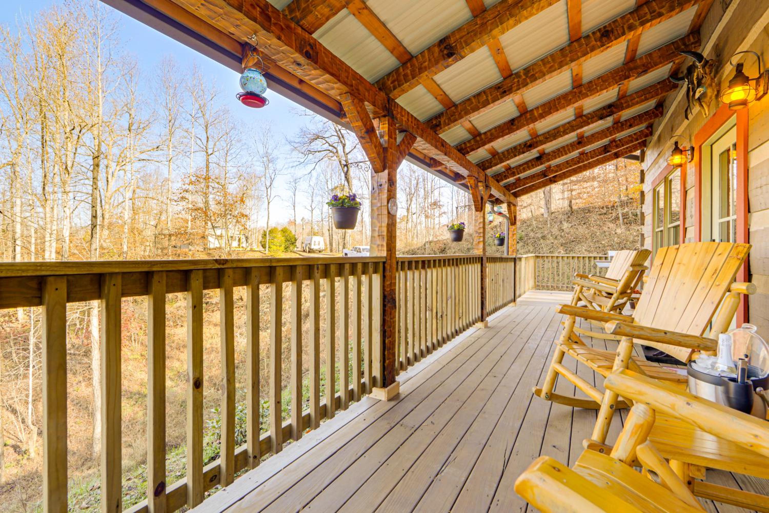 Hot Tub Haven! Mtn-View Home 13 Mi to Bryson City!