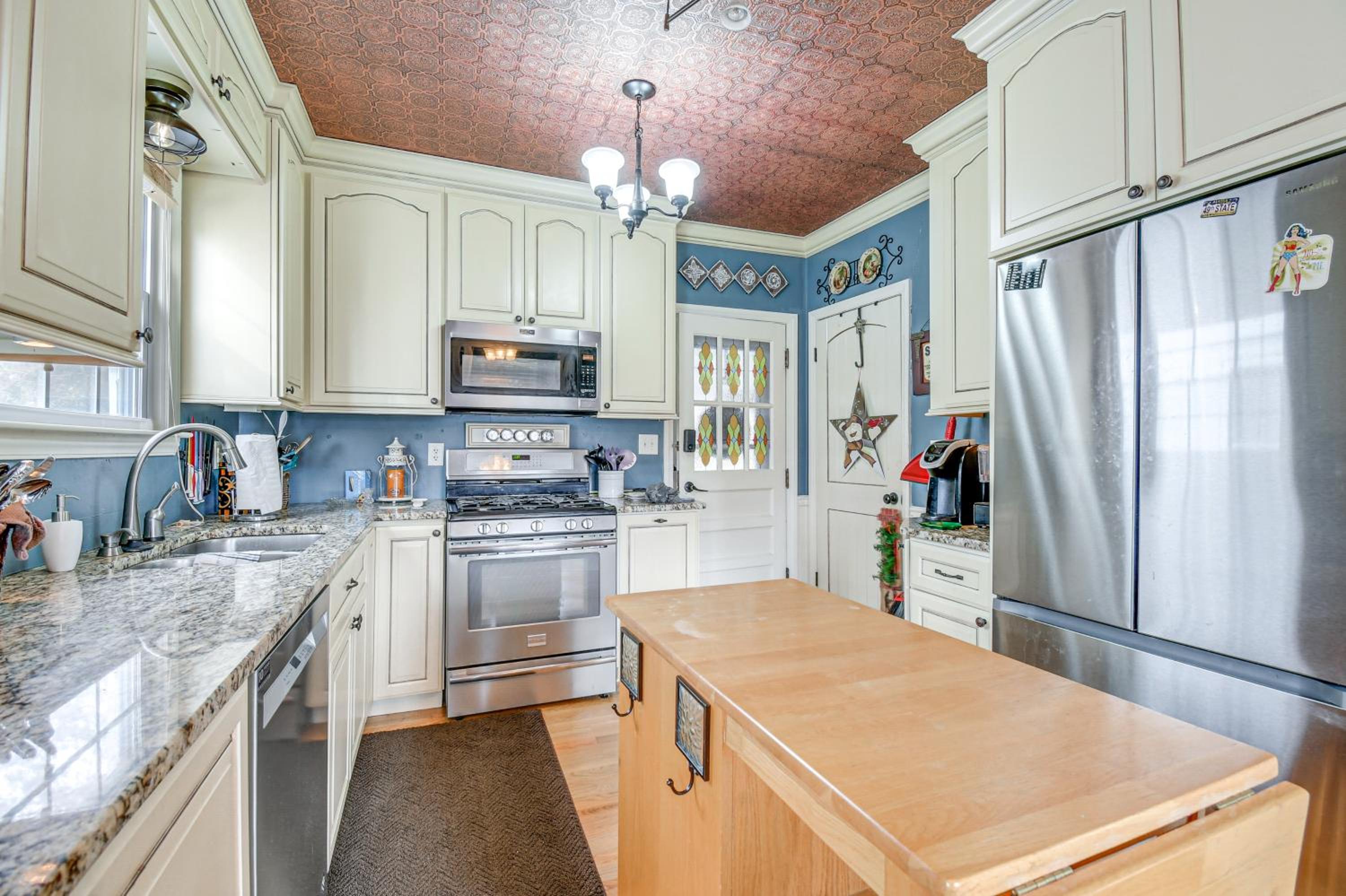 Monthly Stay Special! Cozy Cottage in Huntington