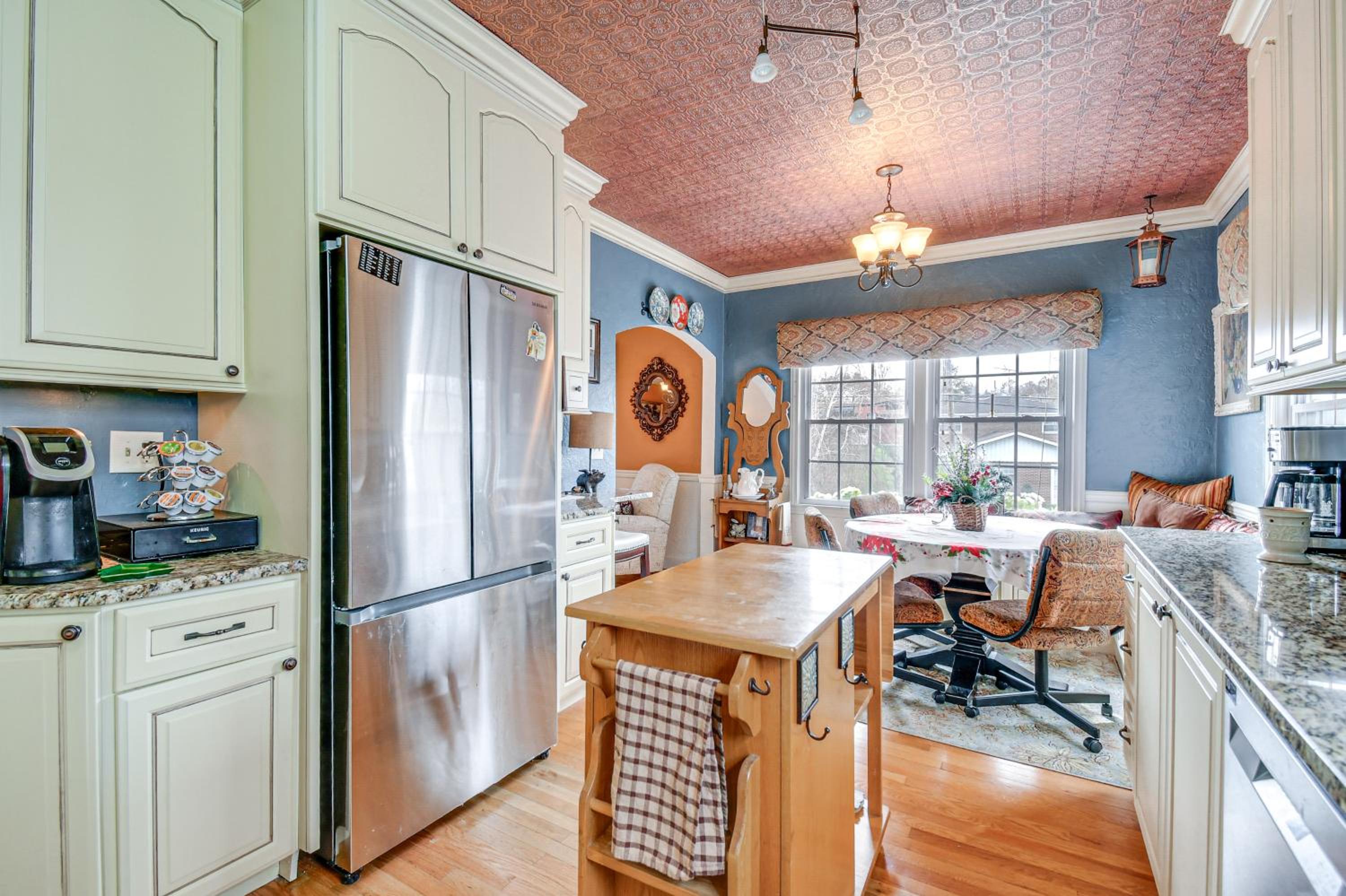 Monthly Stay Special! Cozy Cottage in Huntington