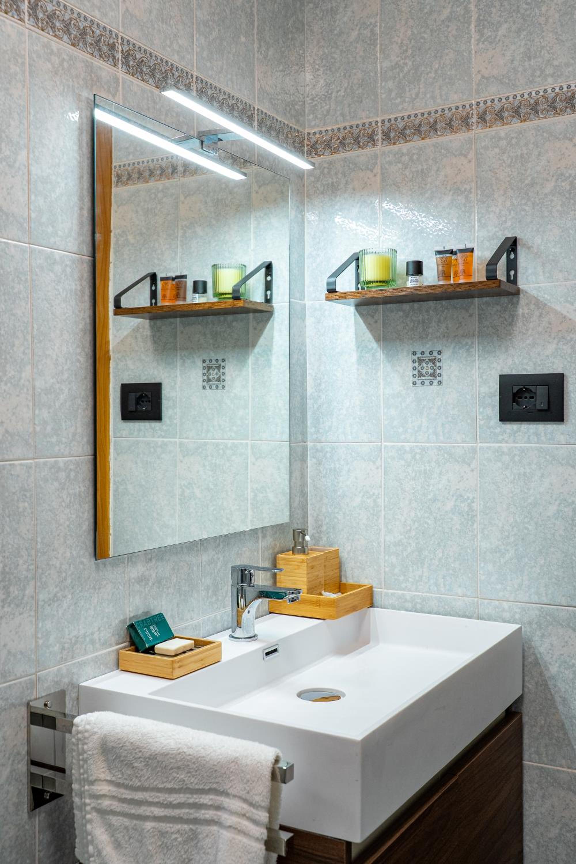 MH Luxury Apartments