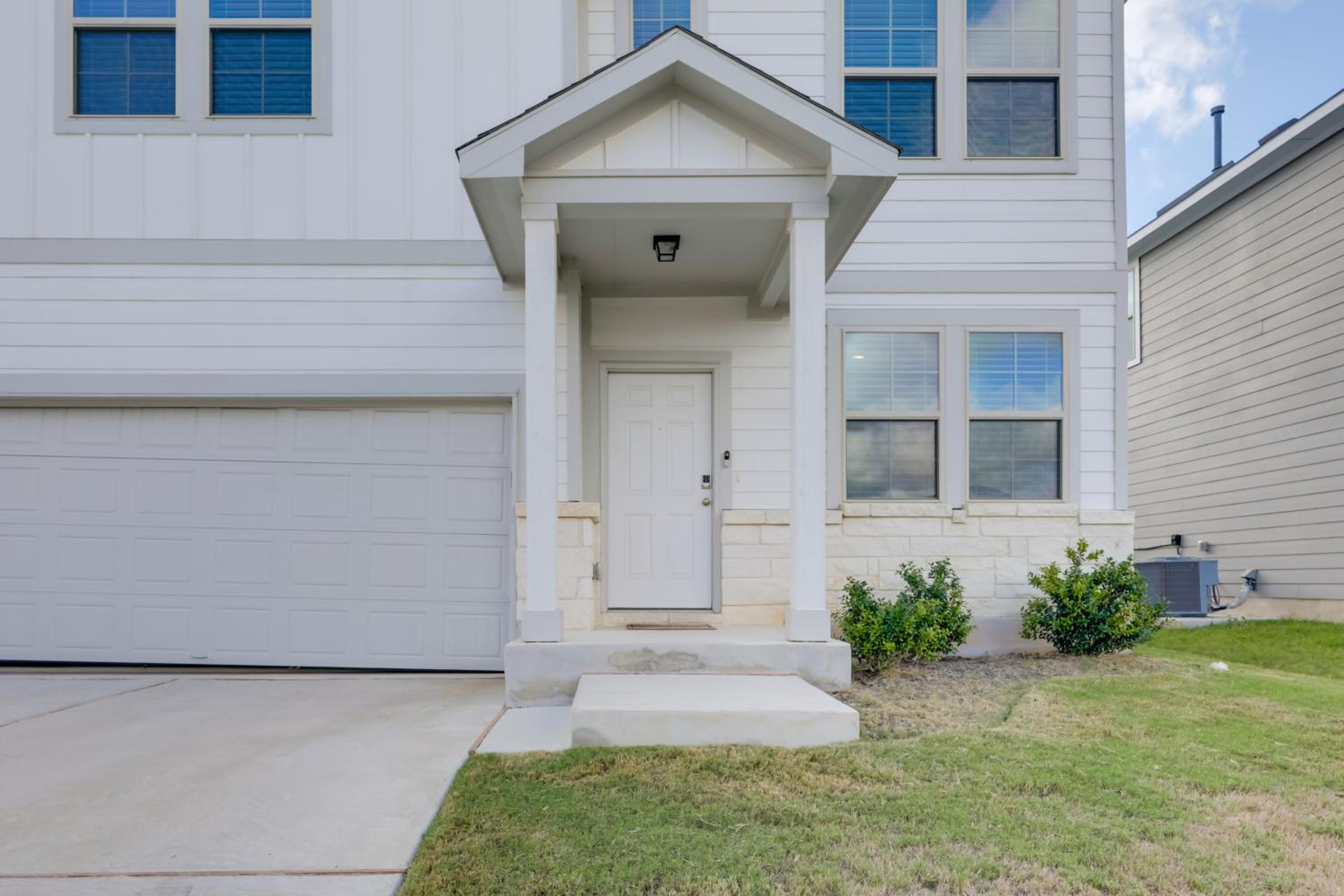 Buda Business-Ready House Office, Home Gym and Yard