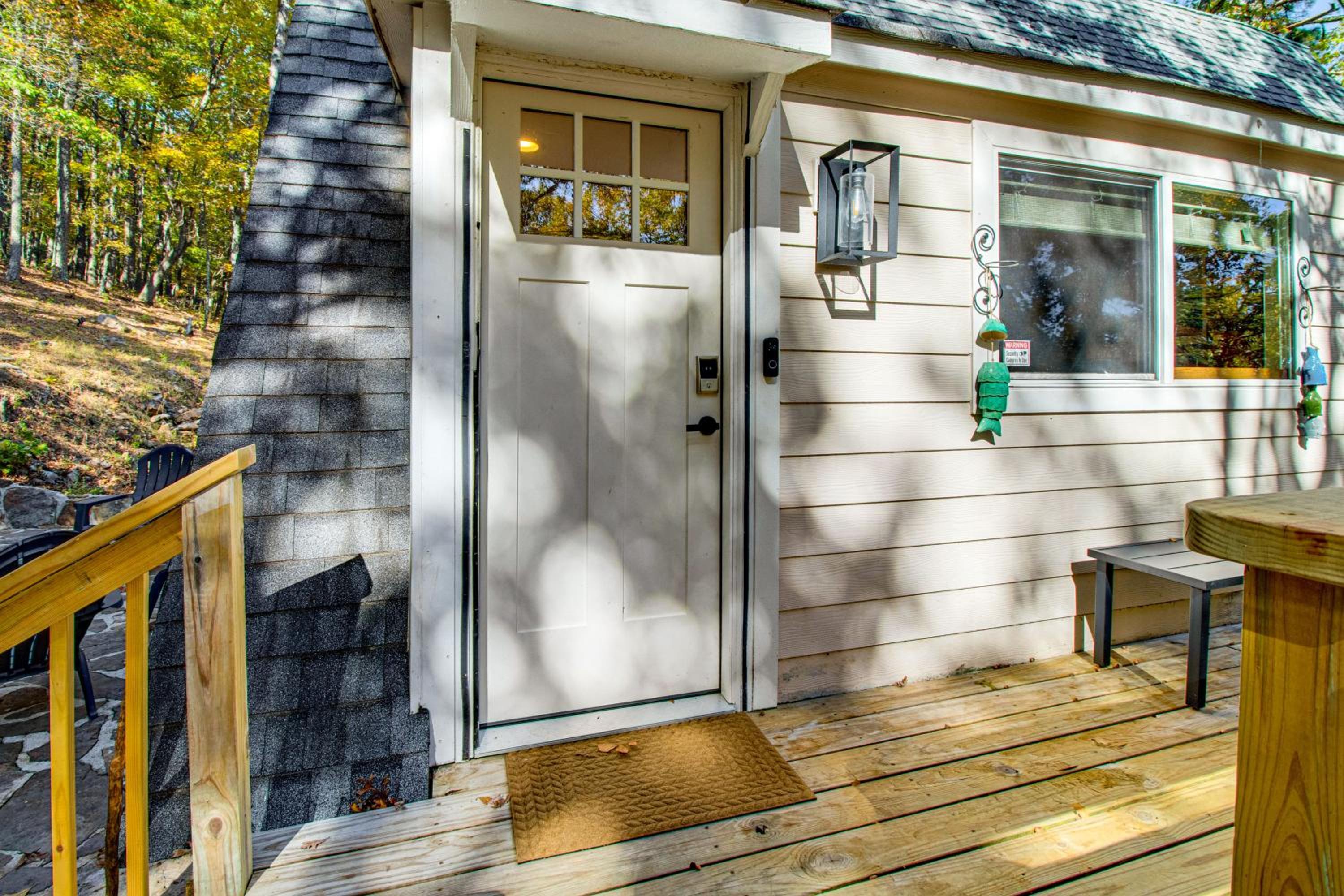 Fairfield Bay Home with Pool Access and Boat Slip