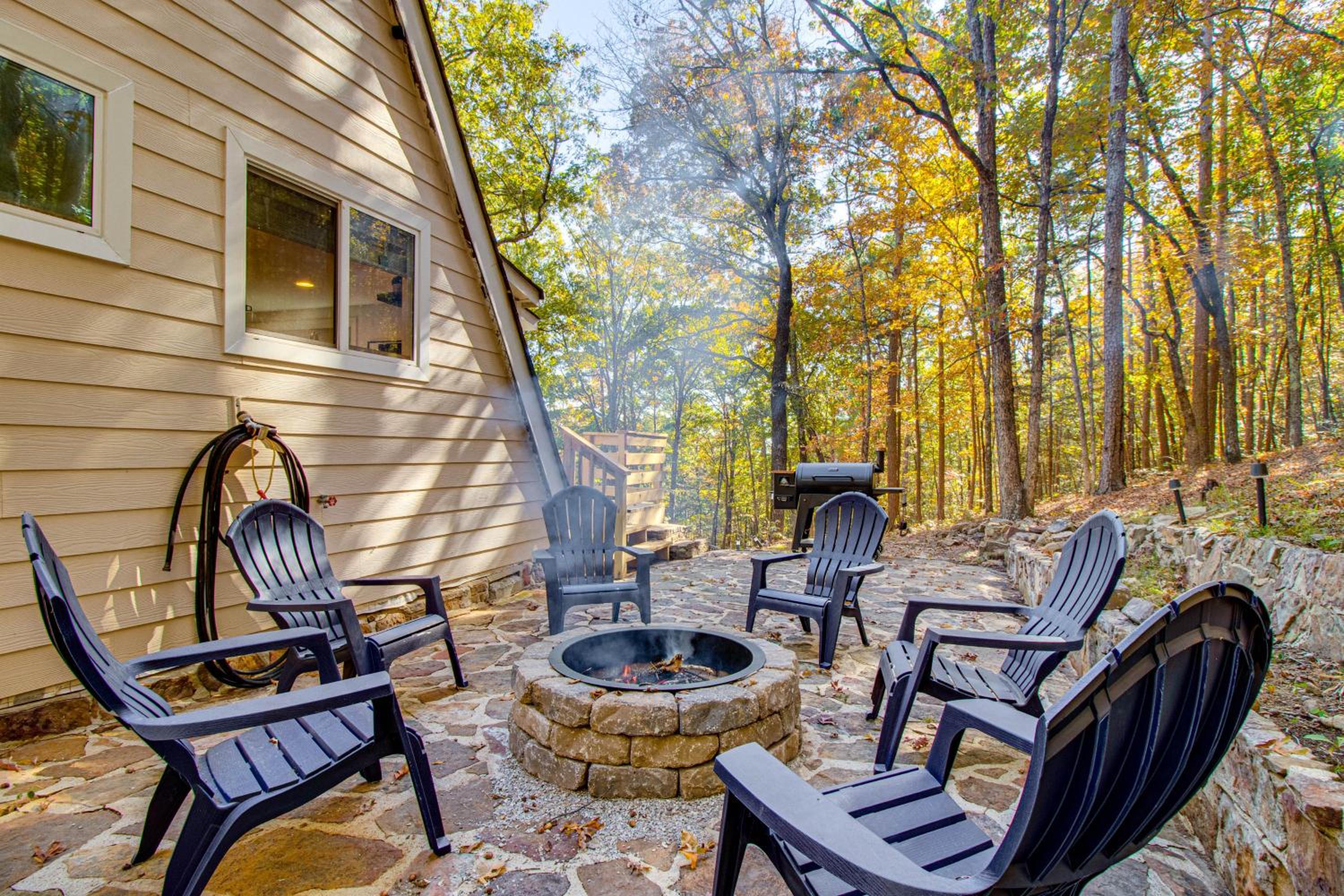 Fairfield Bay Home with Pool Access and Boat Slip