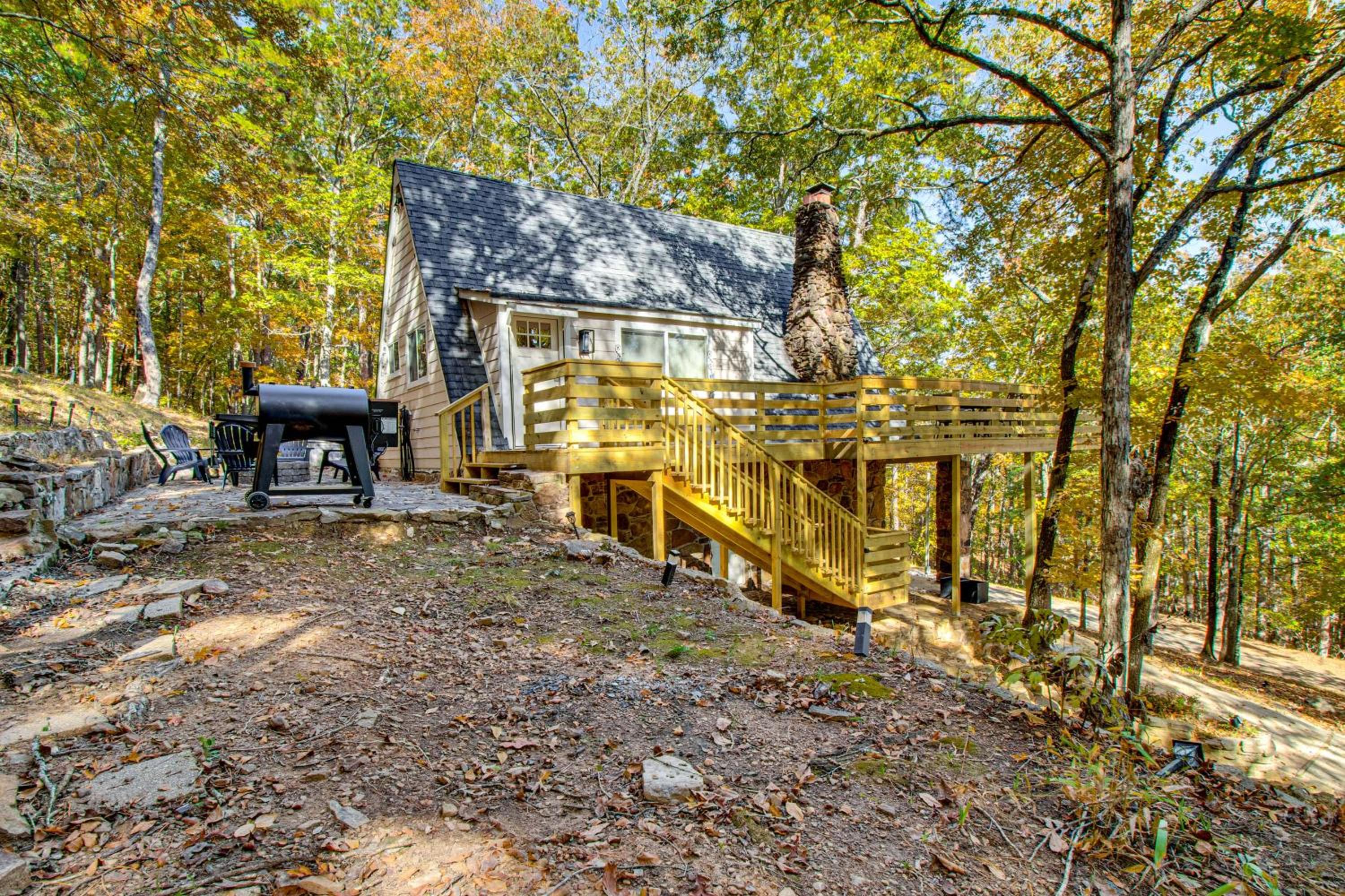 Fairfield Bay Home with Pool Access and Boat Slip