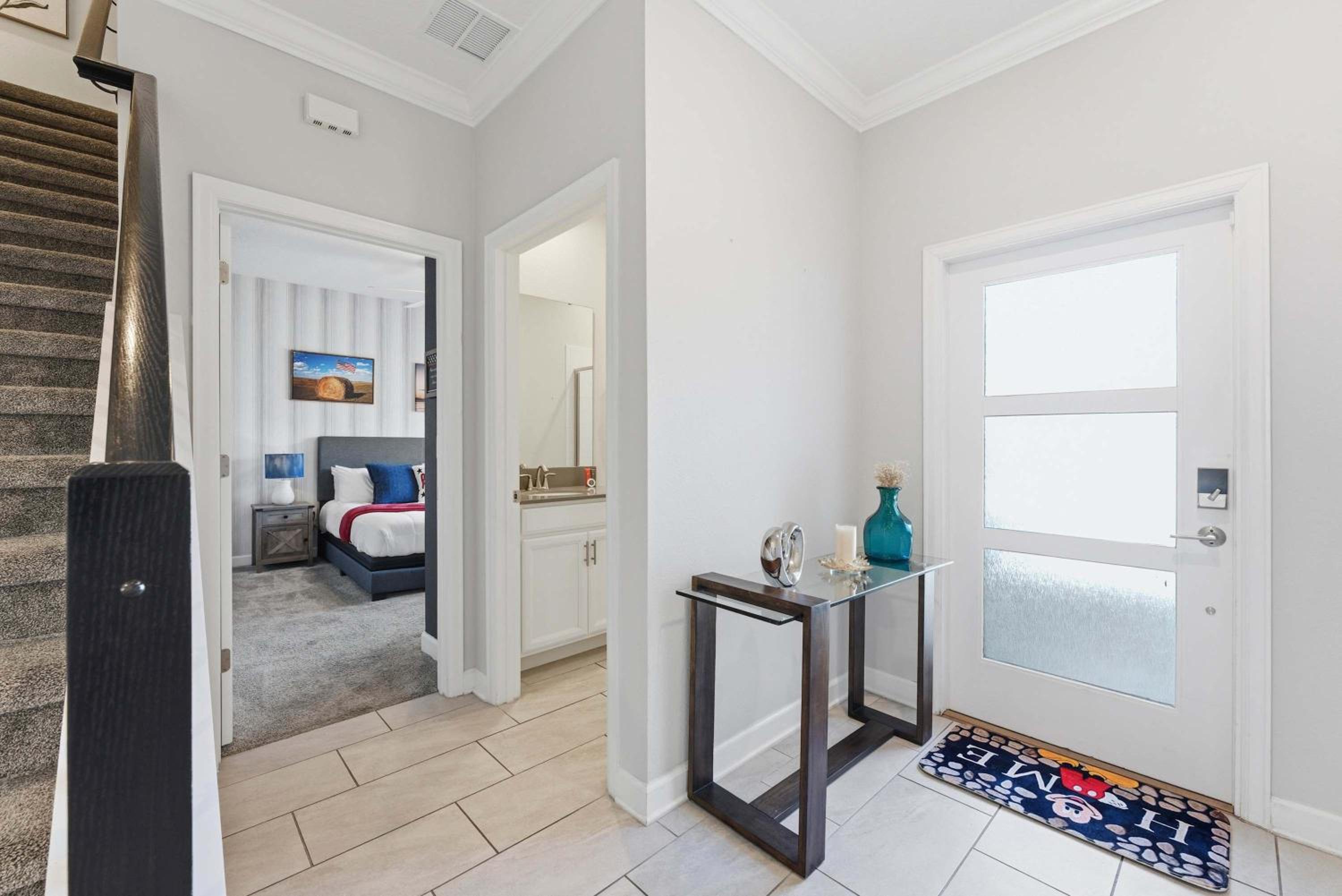 1112 Luxurious Champions Gate Family Townhouse with Private Pool & Theme Park Access