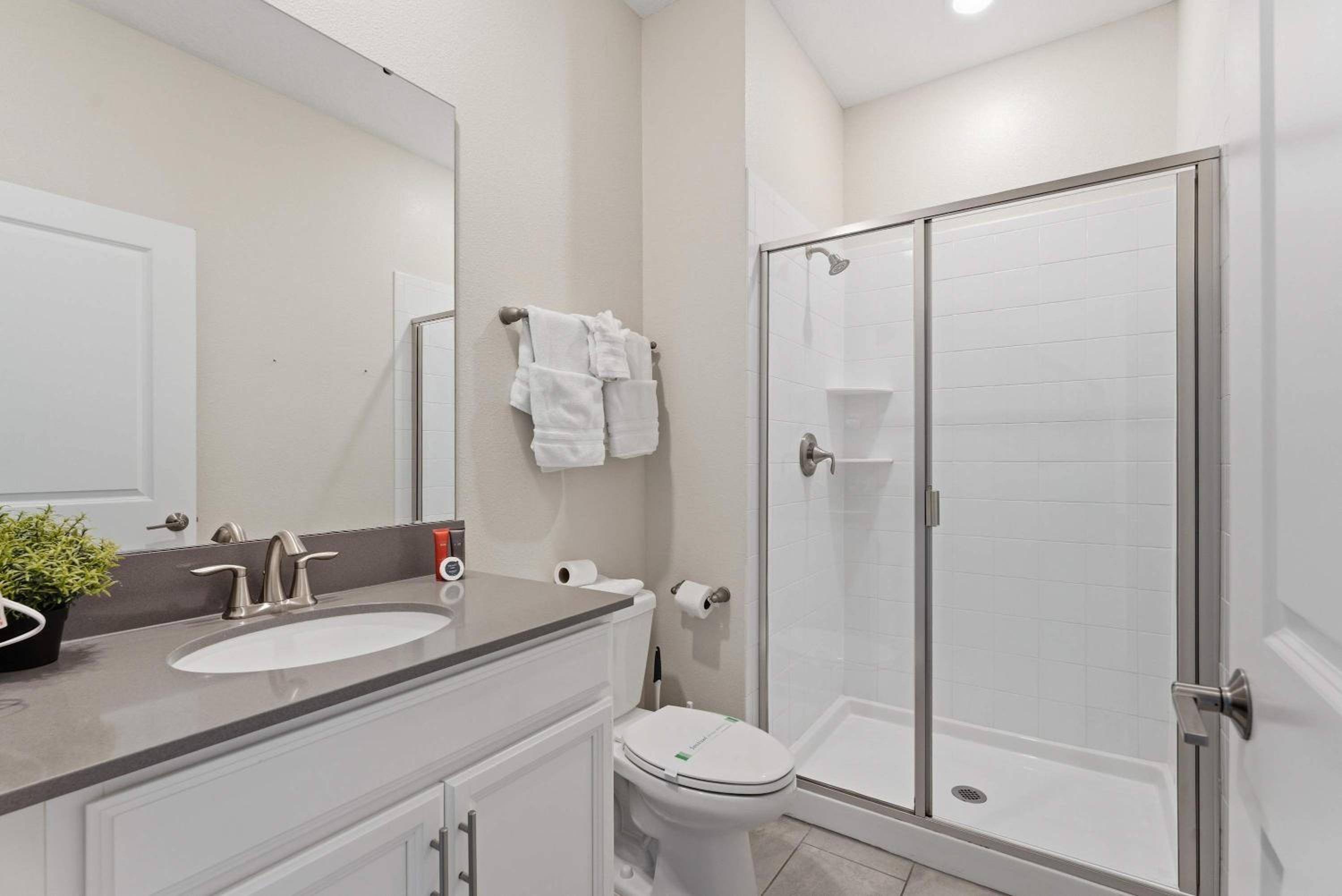 1112 Luxurious Champions Gate Family Townhouse with Private Pool & Theme Park Access