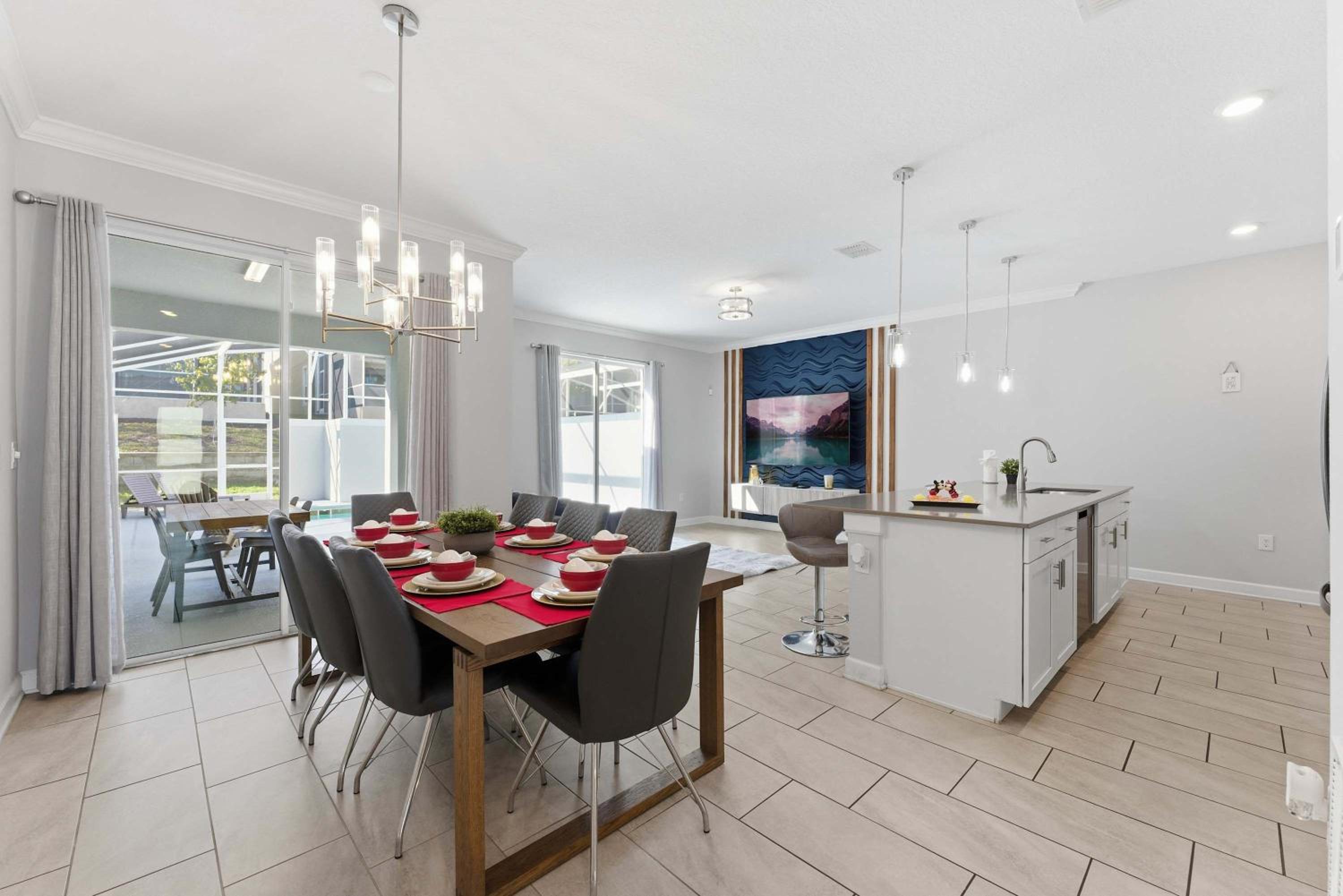 1112 Luxurious Champions Gate Family Townhouse with Private Pool & Theme Park Access