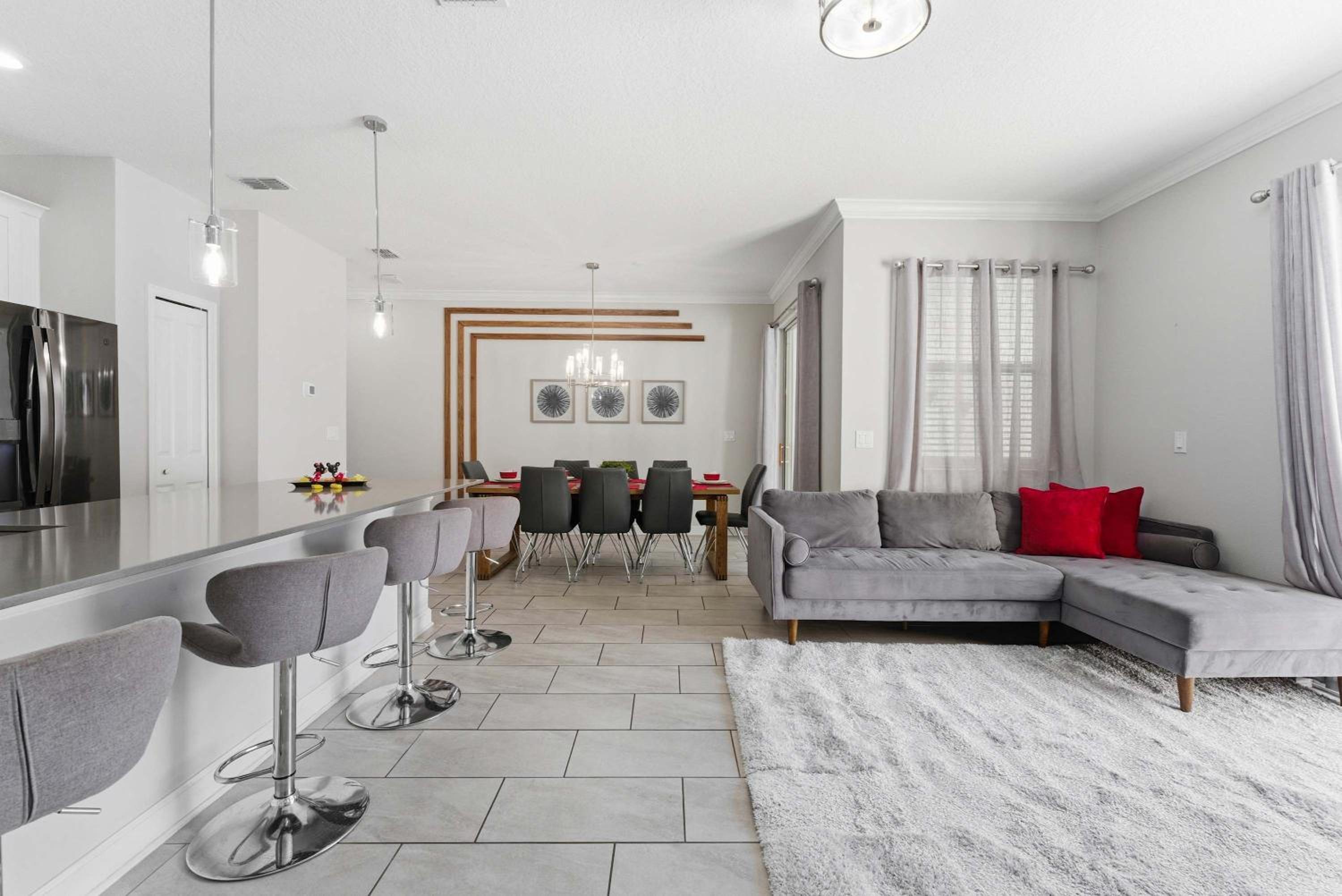 1112 Luxurious Champions Gate Family Townhouse with Private Pool & Theme Park Access