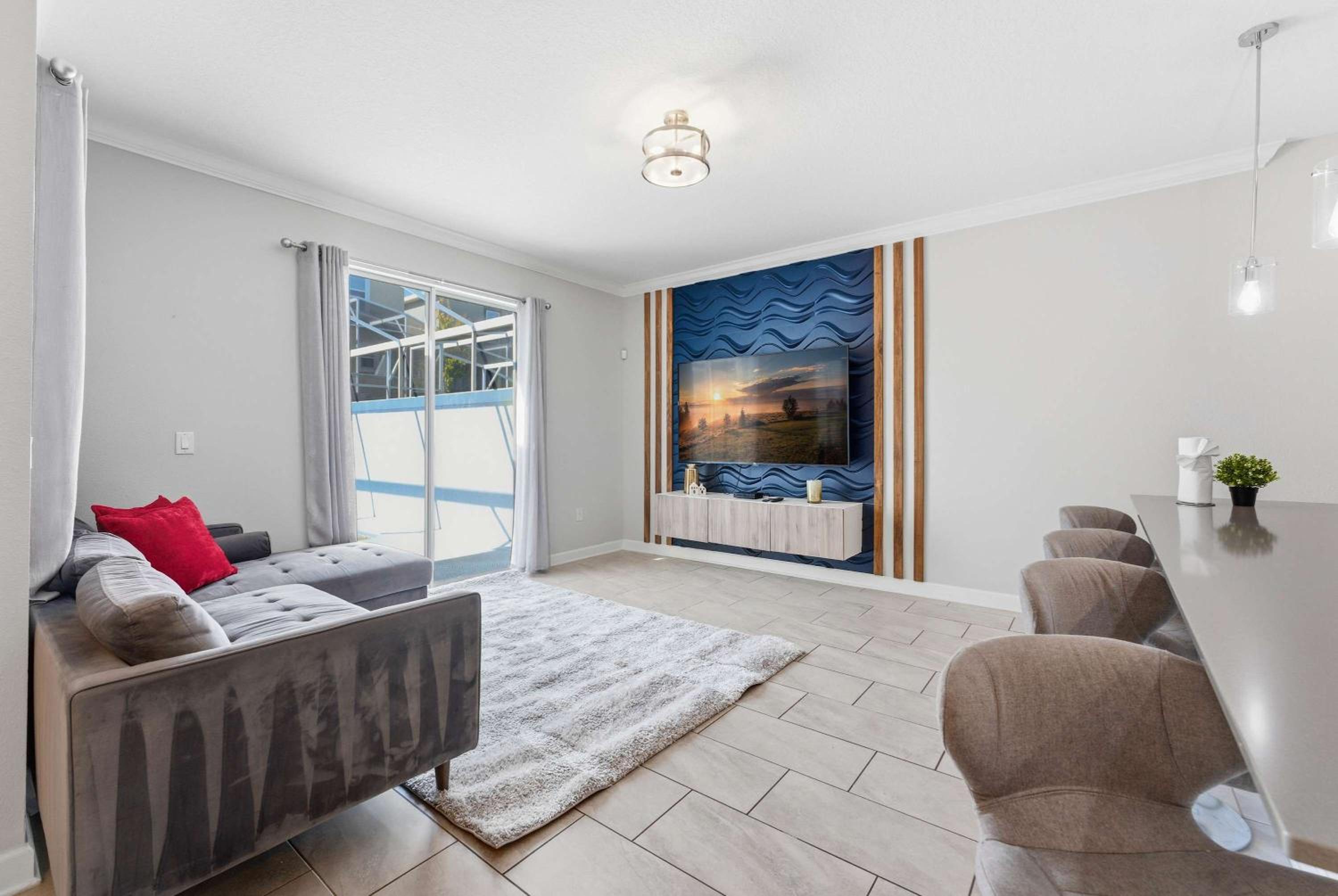 1112 Luxurious Champions Gate Family Townhouse with Private Pool & Theme Park Access