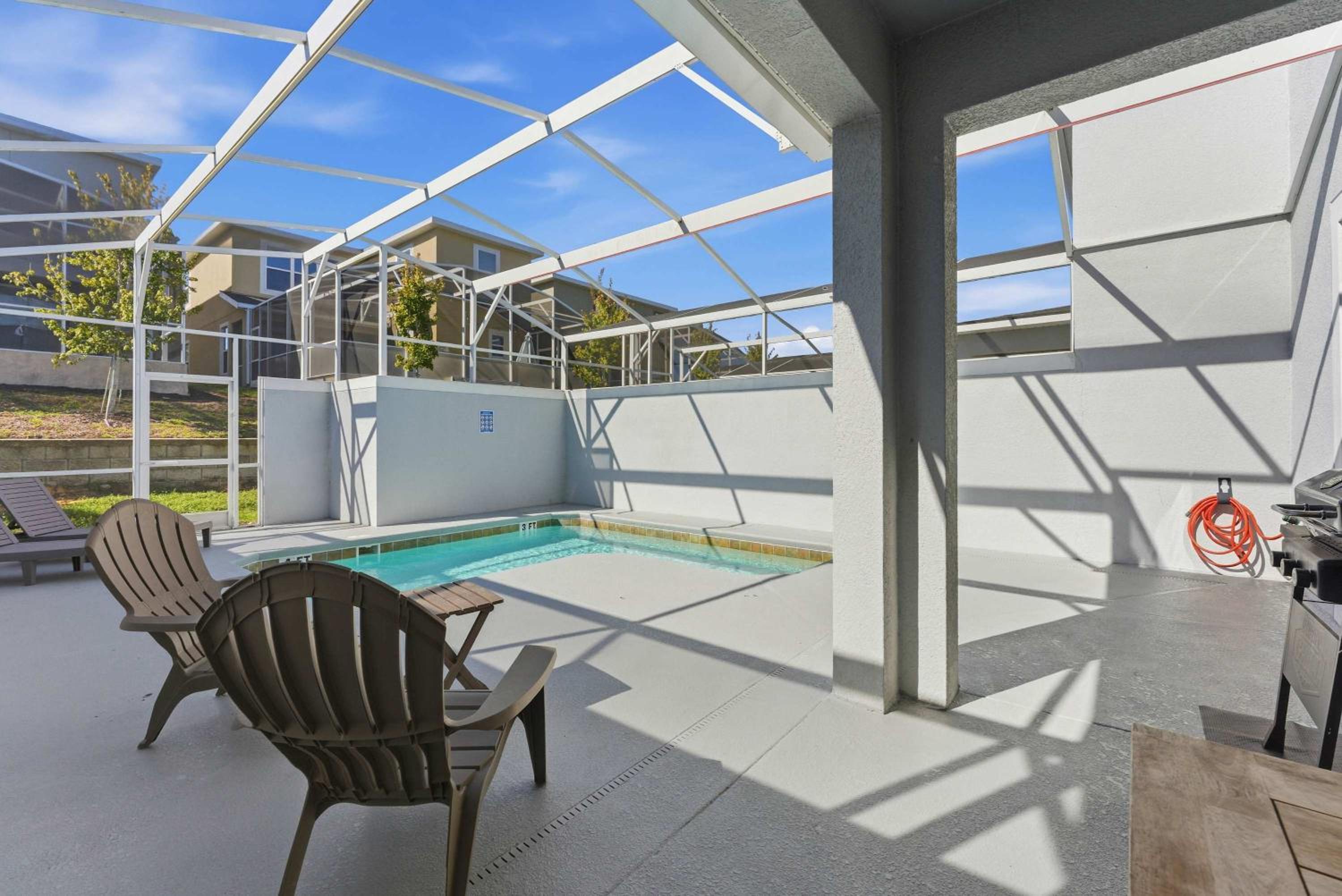 1112 Luxurious Champions Gate Family Townhouse with Private Pool & Theme Park Access