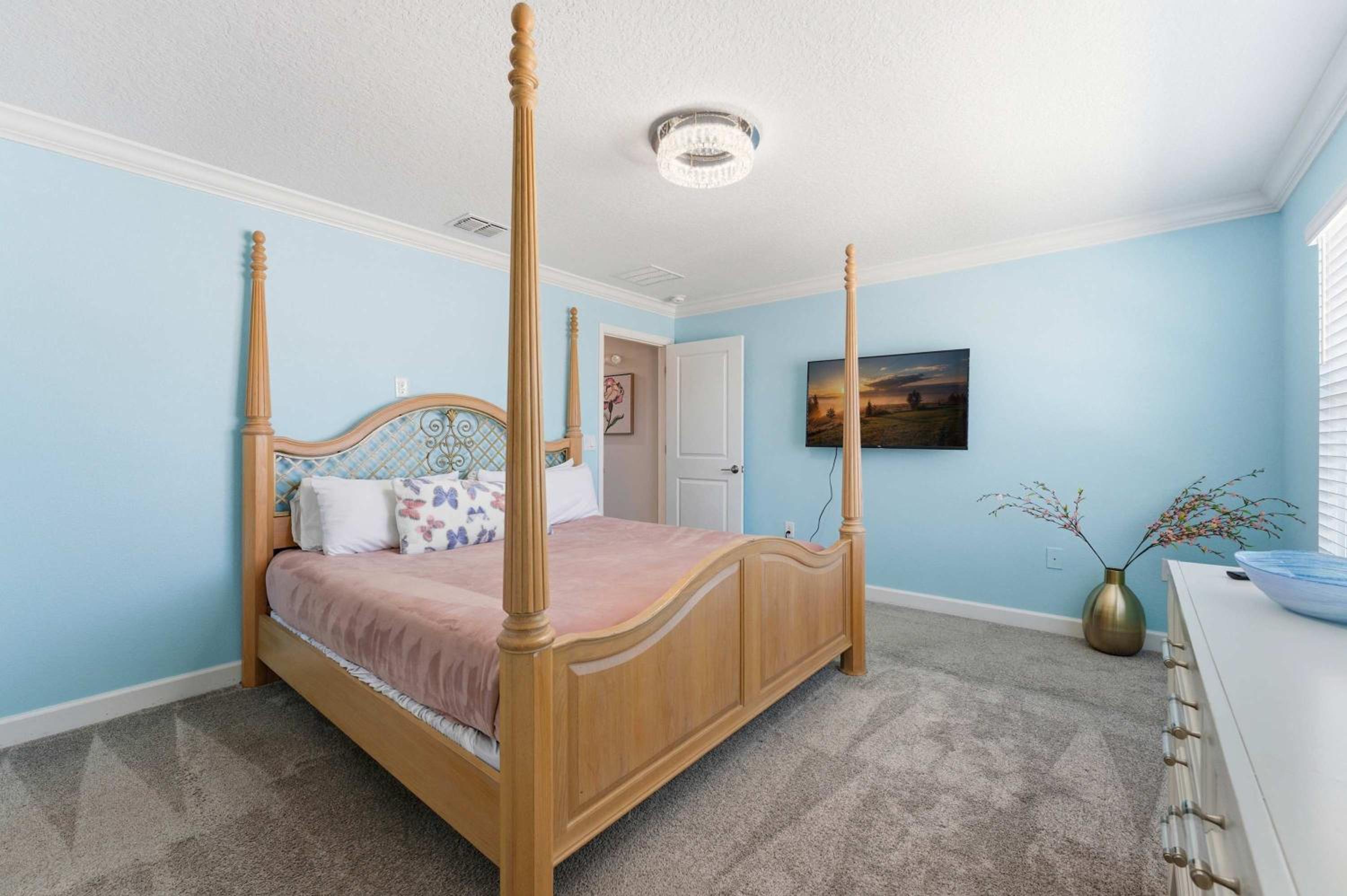 1112 Luxurious Champions Gate Family Townhouse with Private Pool & Theme Park Access