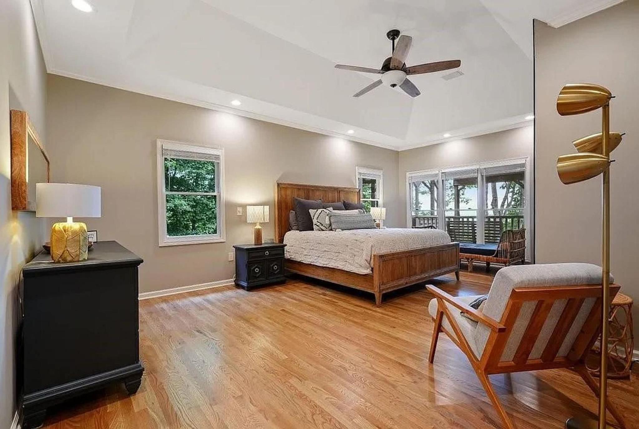 Paxwood Luxury Home for 16
