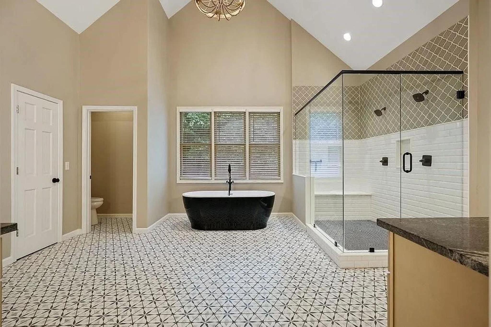 Paxwood Luxury Home for 16