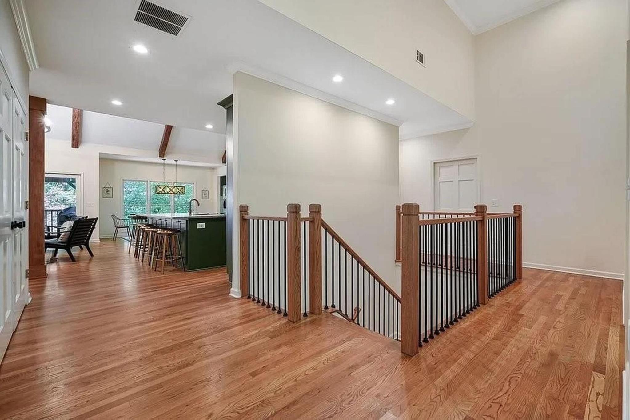 Paxwood Luxury Home for 16