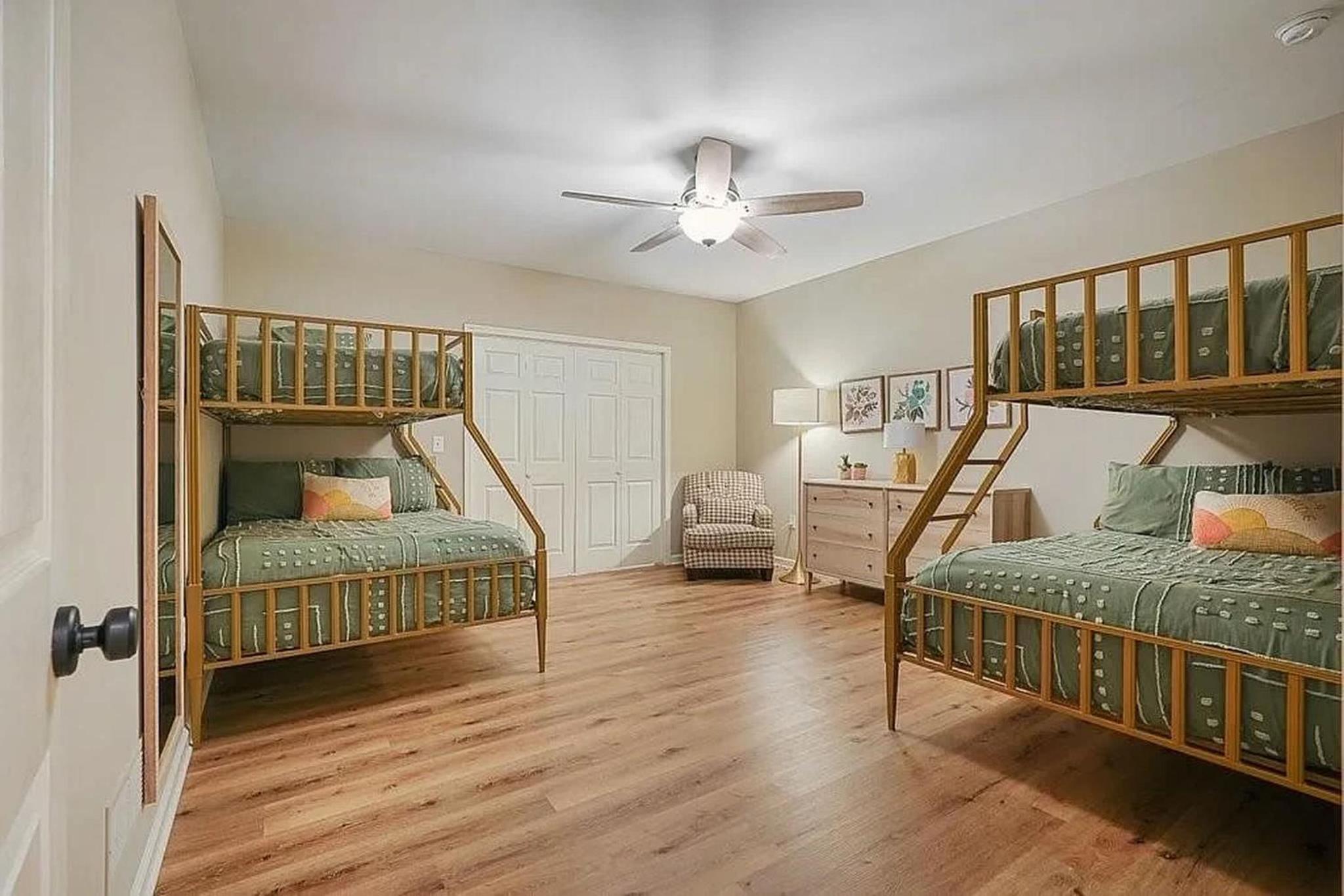 Paxwood Luxury Home for 16