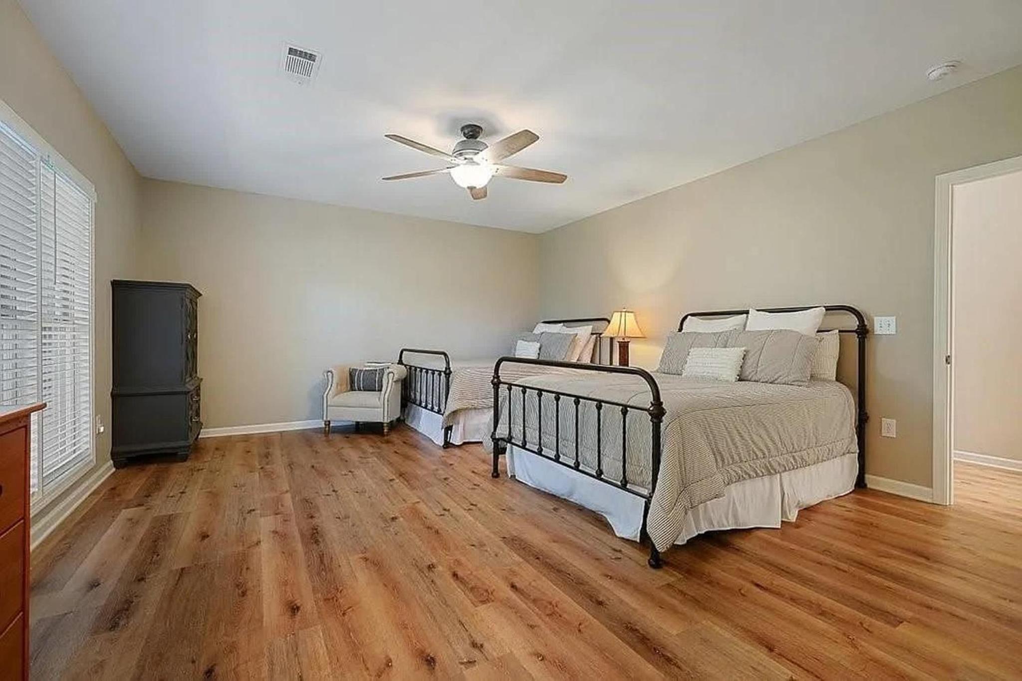 Paxwood Luxury Home for 16