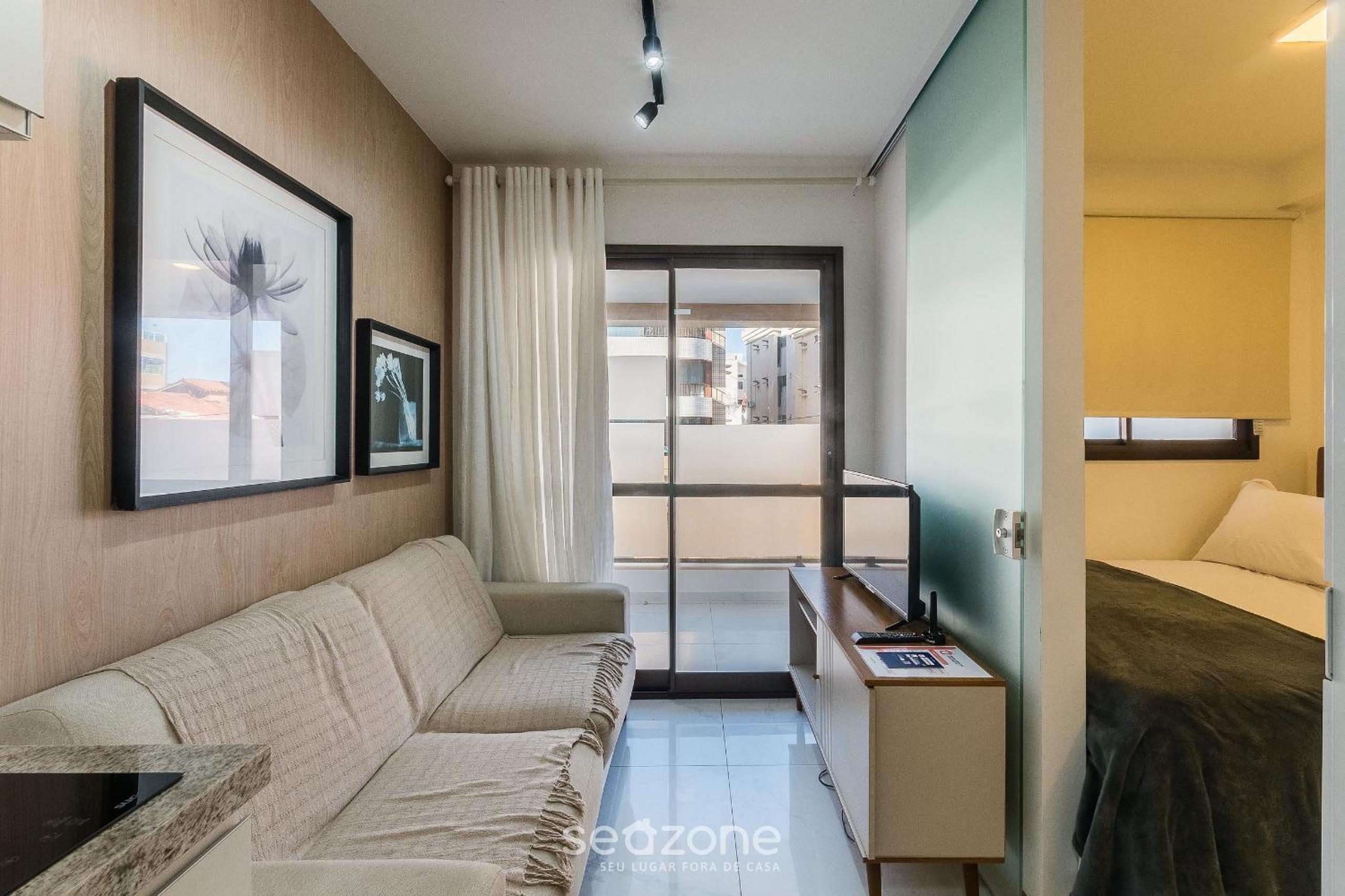 SMT - Building 750m from the Beach in Salvador