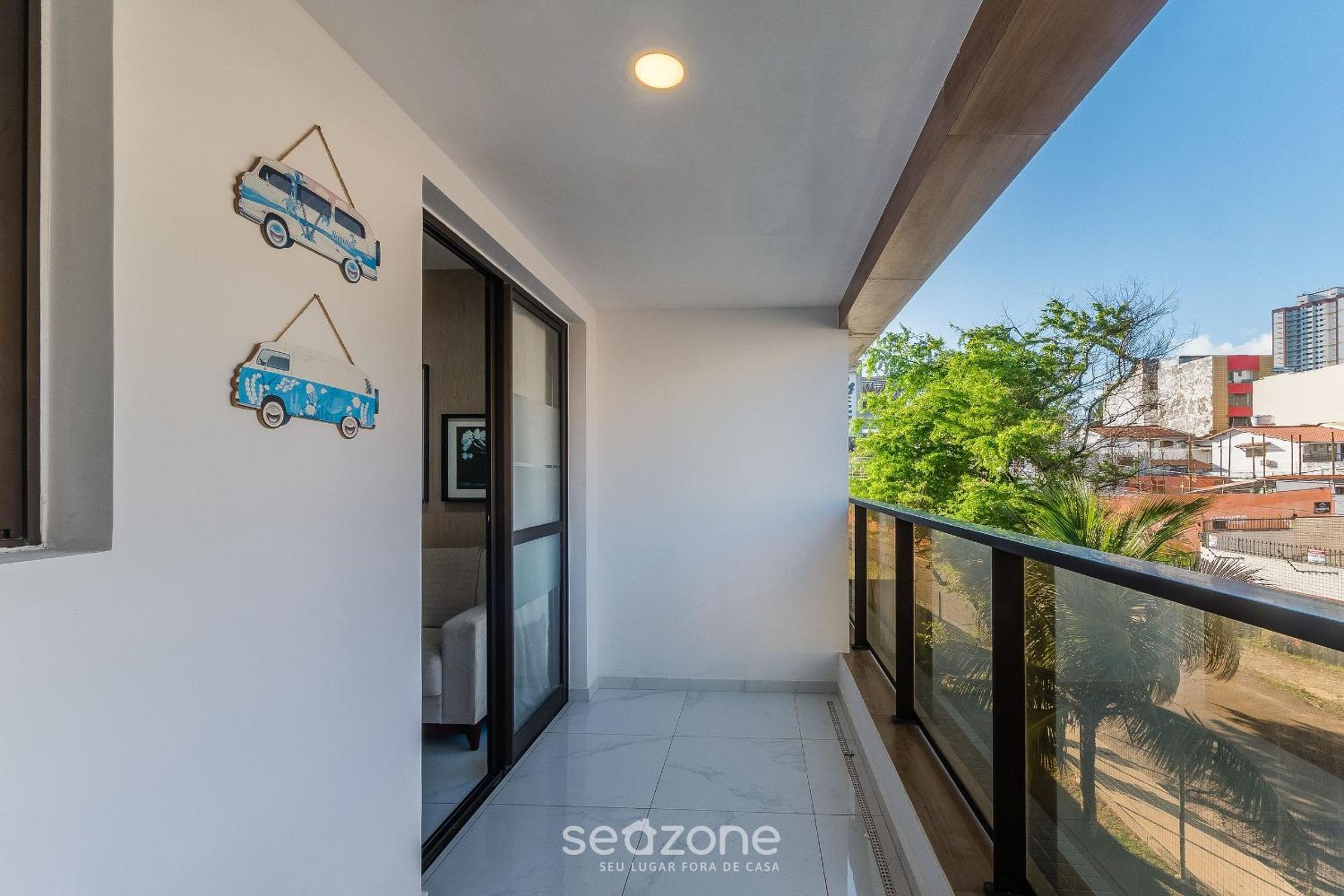 SMT - Building 750m from the Beach in Salvador