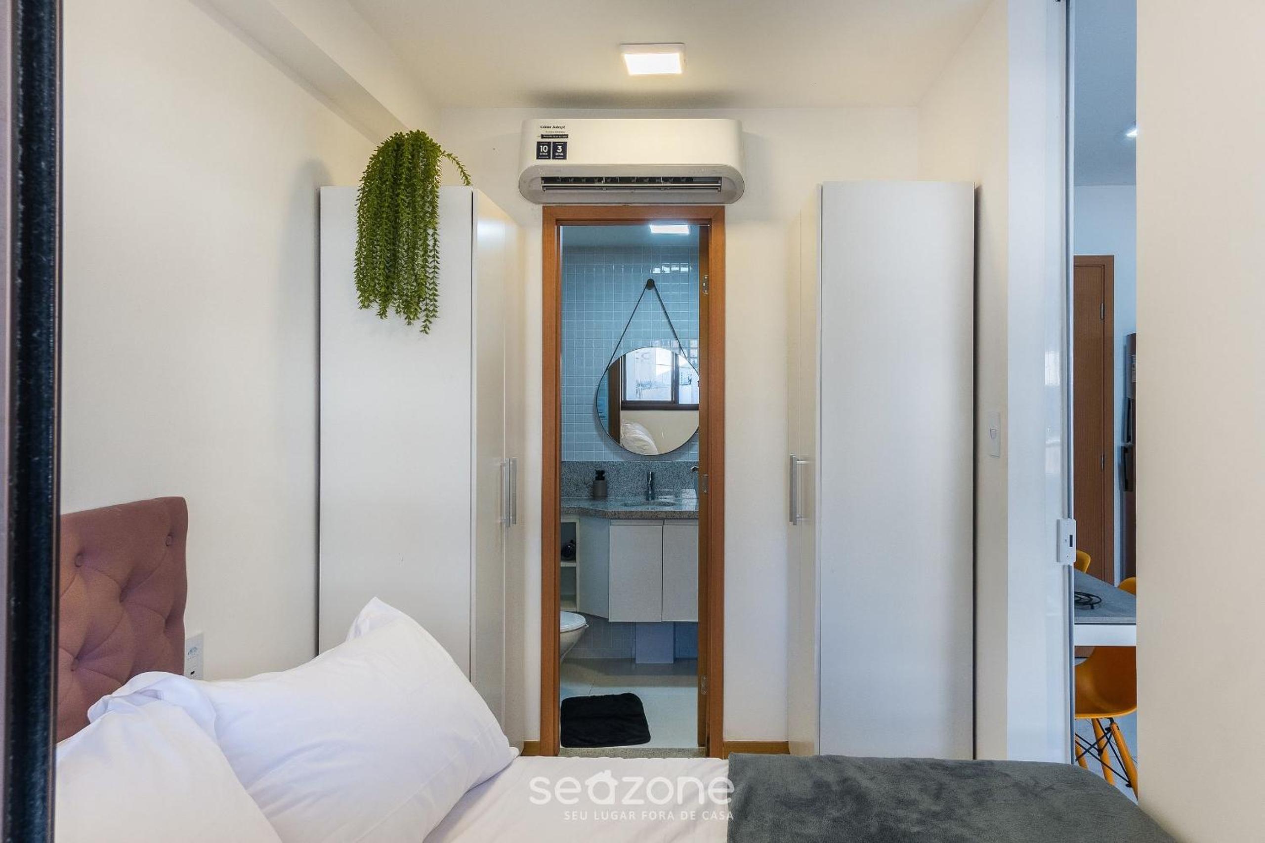 SMT - Building 750m from the Beach in Salvador