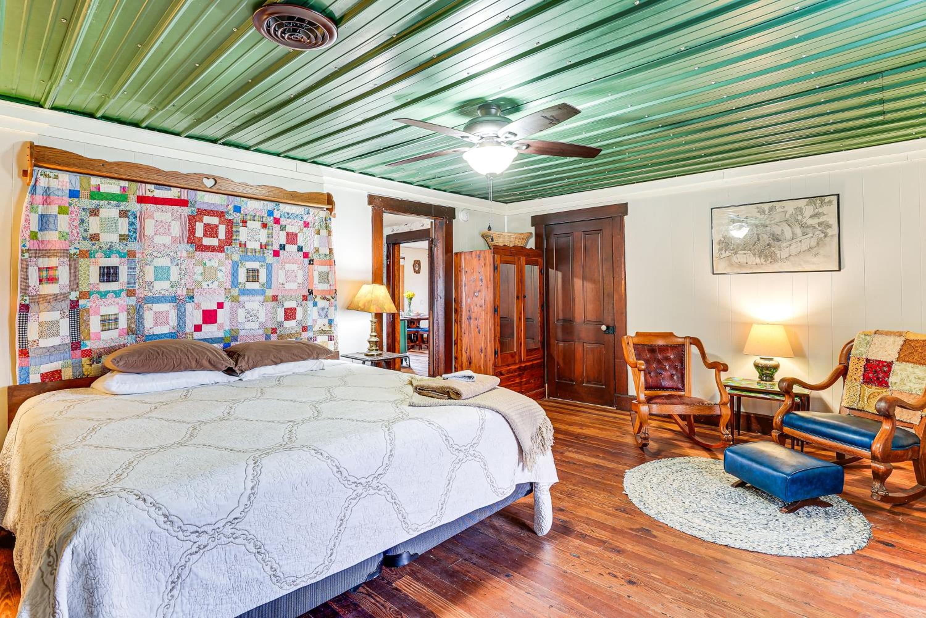 Pet-Friendly Home with River Access in Crothersville