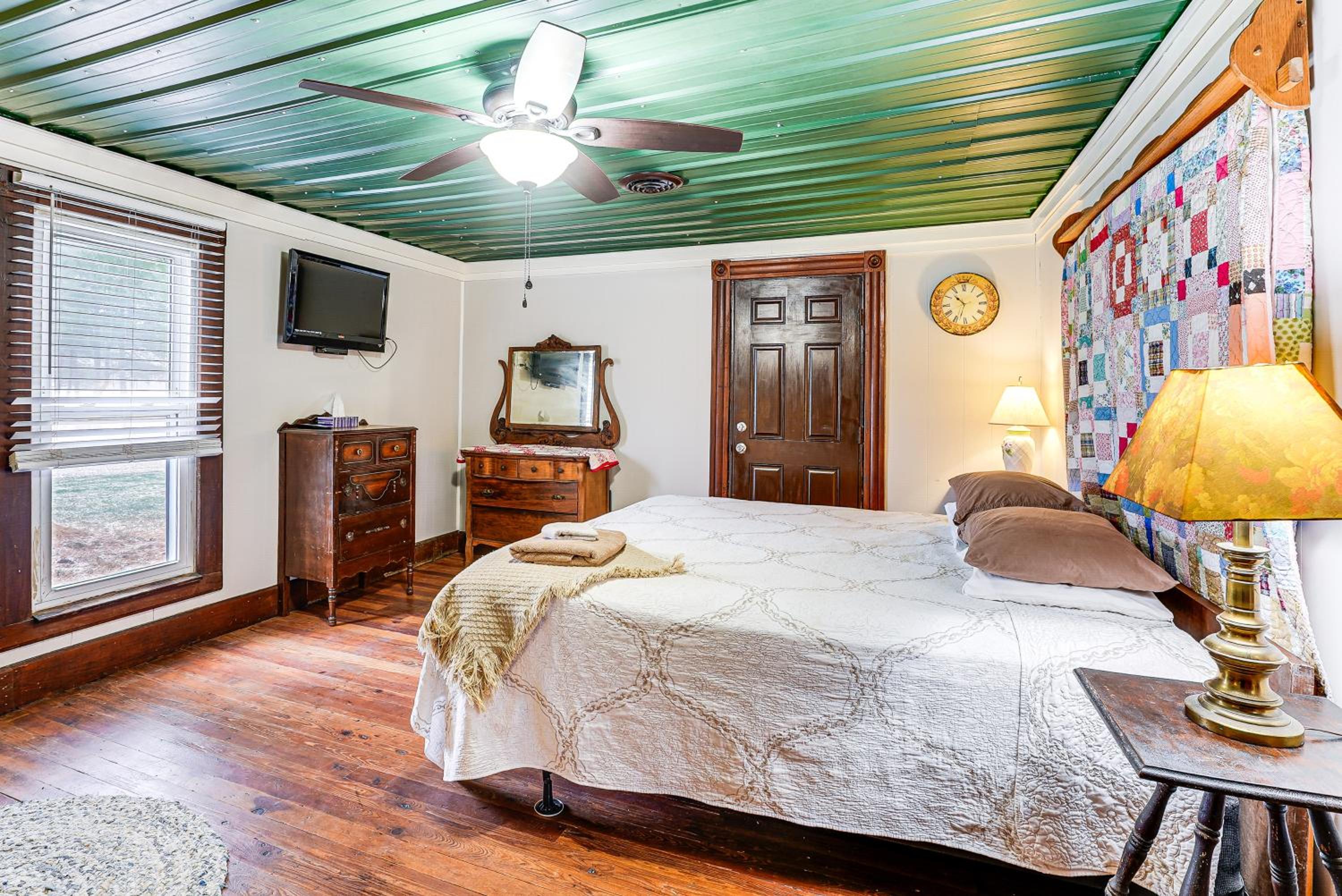 Pet-Friendly Home with River Access in Crothersville