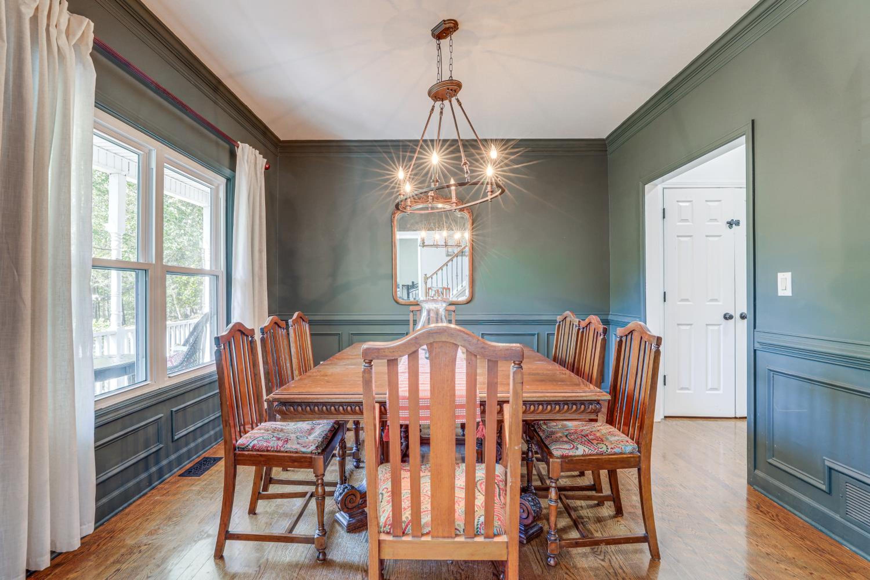 Walk to Trails Peaceful Family Home in Braselton