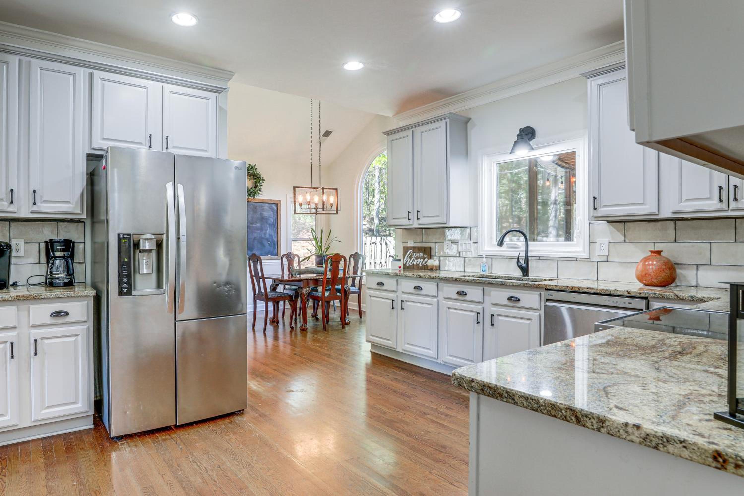 Walk to Trails Peaceful Family Home in Braselton