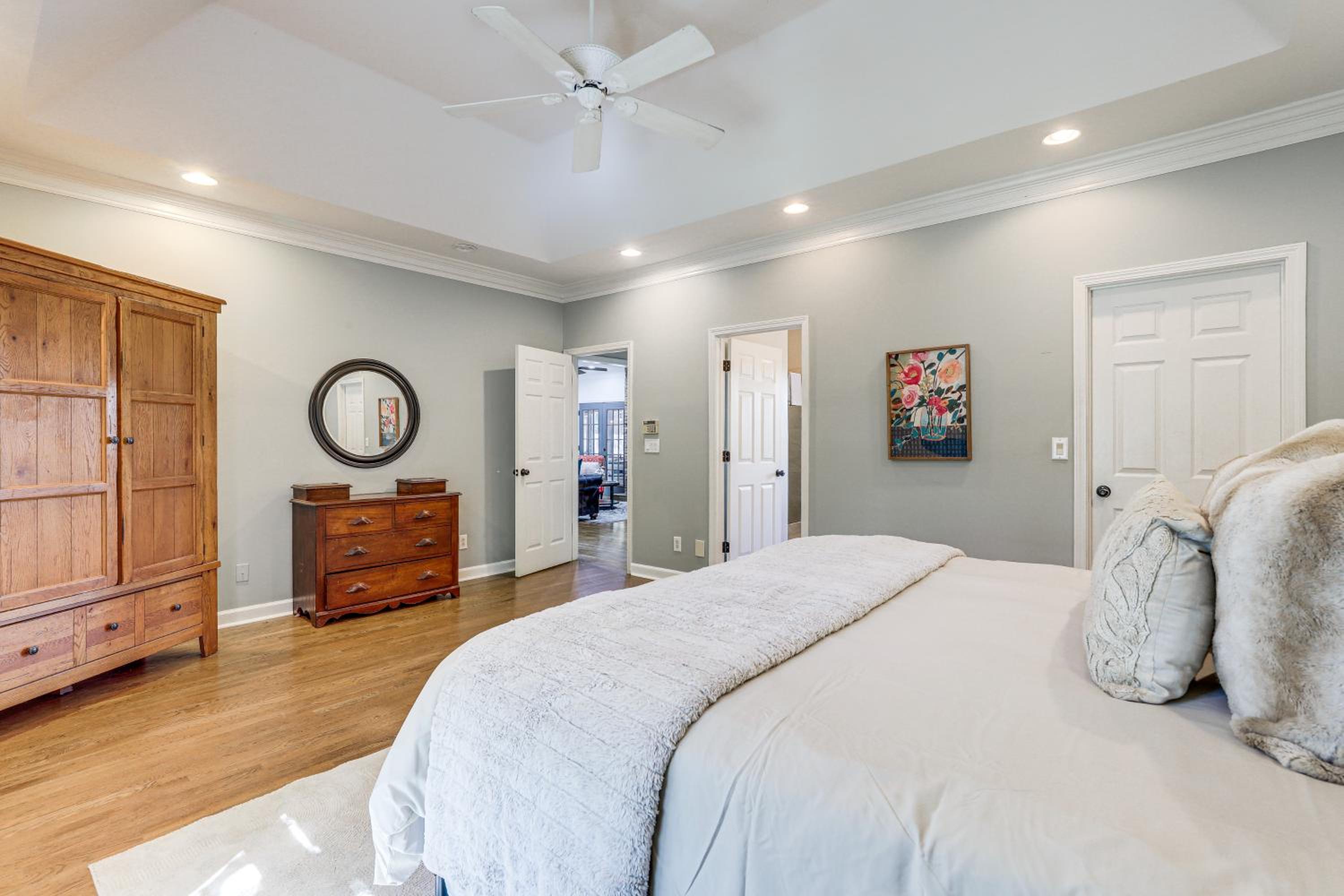 Walk to Trails Peaceful Family Home in Braselton
