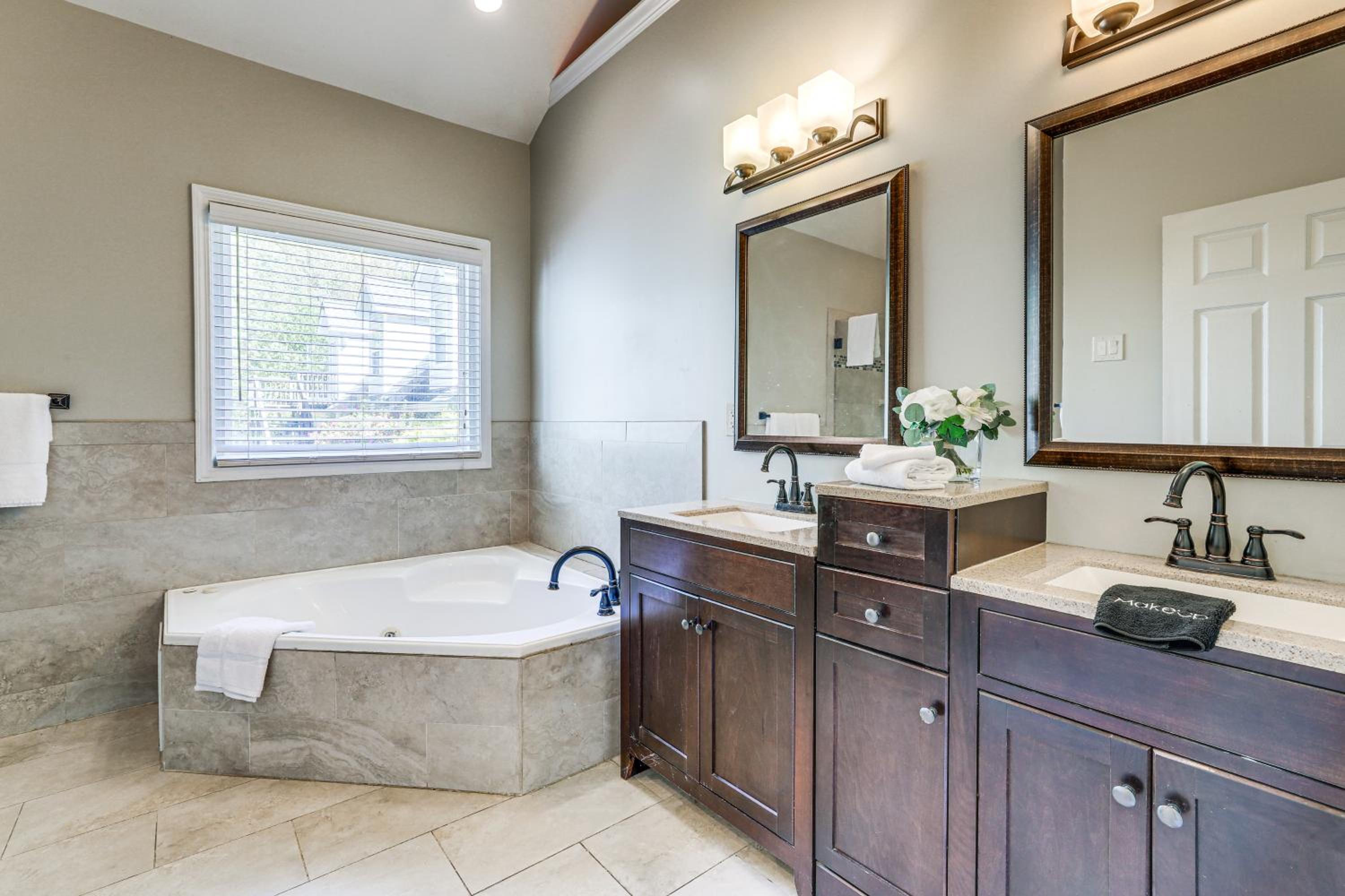 Walk to Trails Peaceful Family Home in Braselton