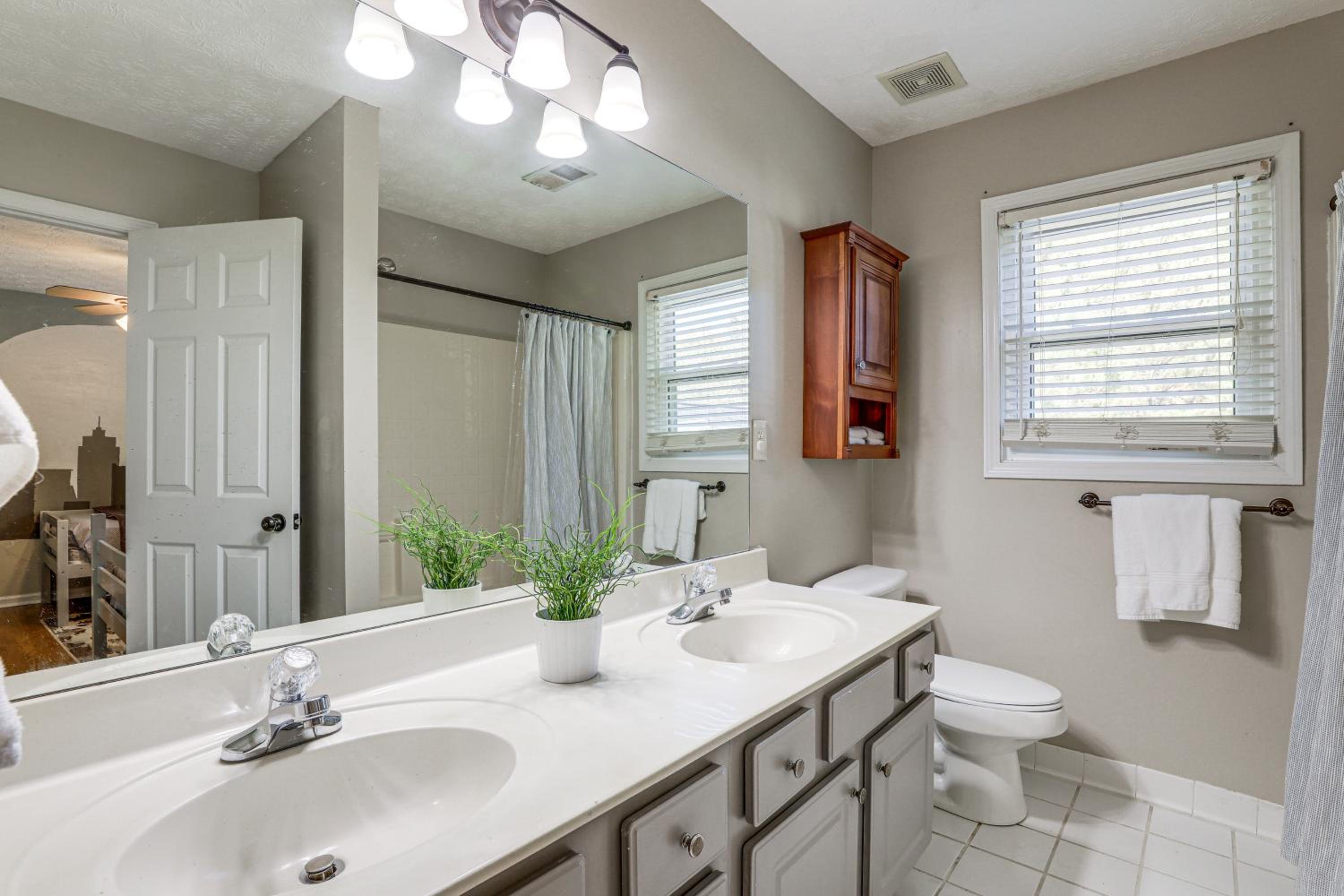 Walk to Trails Peaceful Family Home in Braselton
