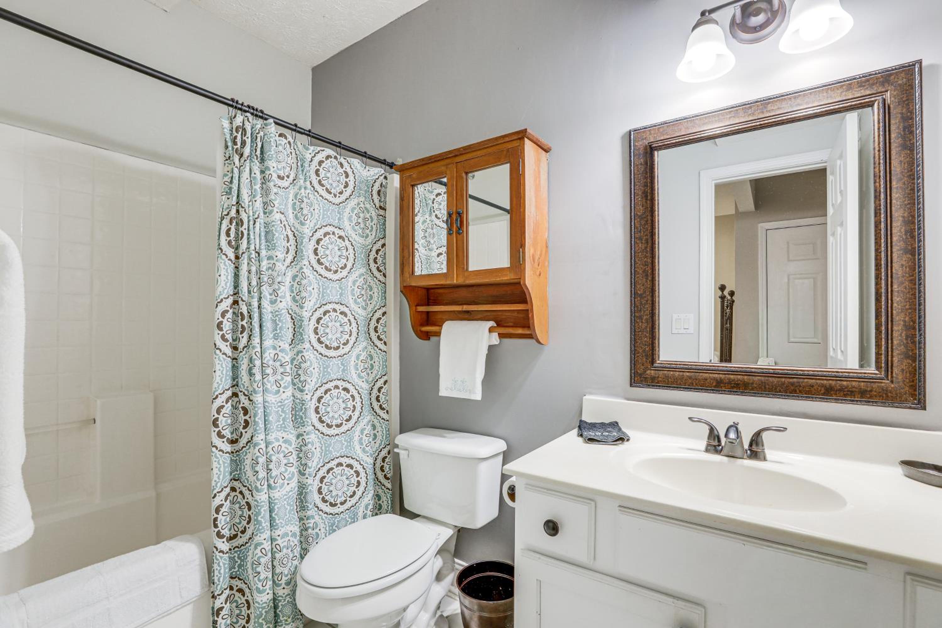Walk to Trails Peaceful Family Home in Braselton