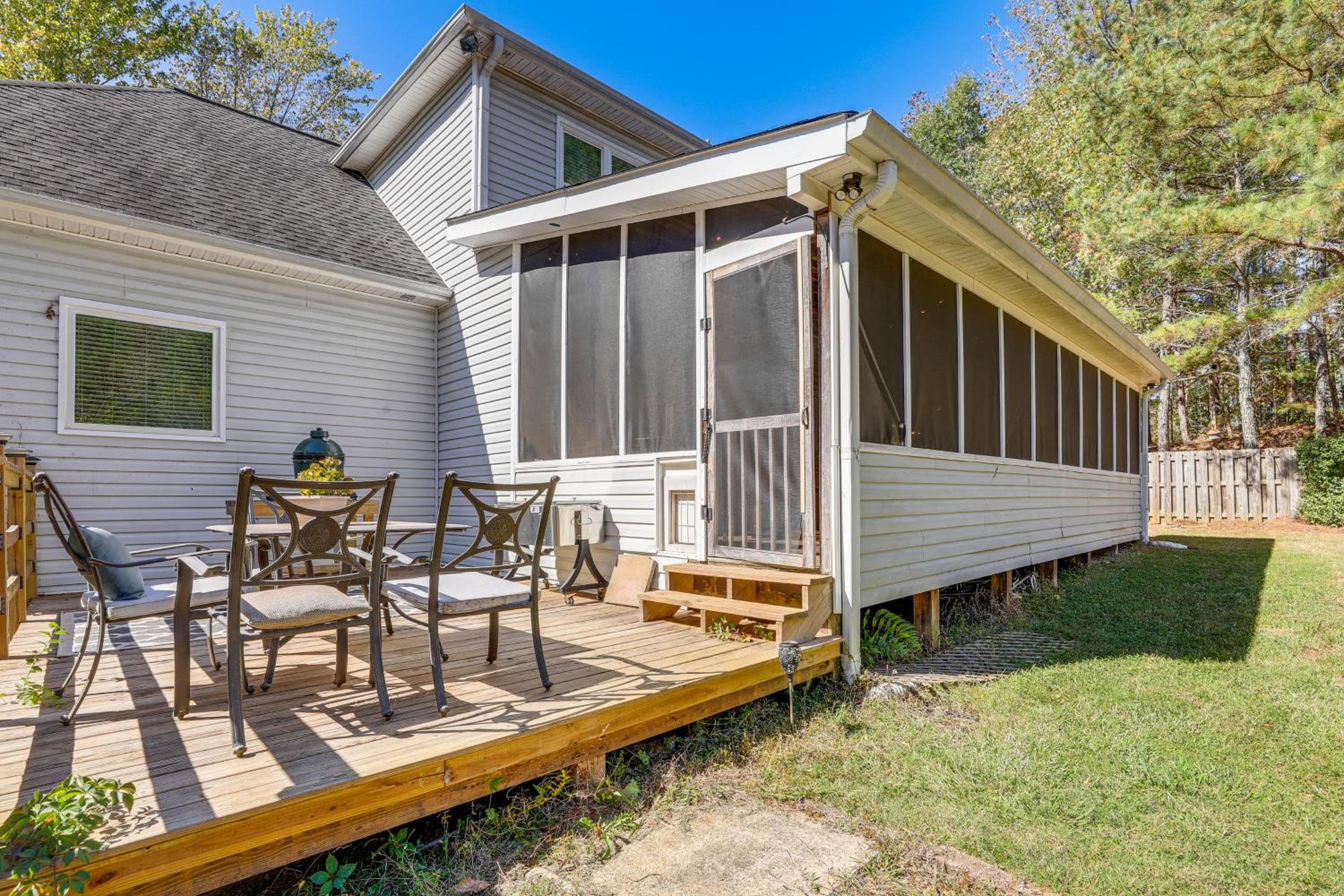 Walk to Trails Peaceful Family Home in Braselton
