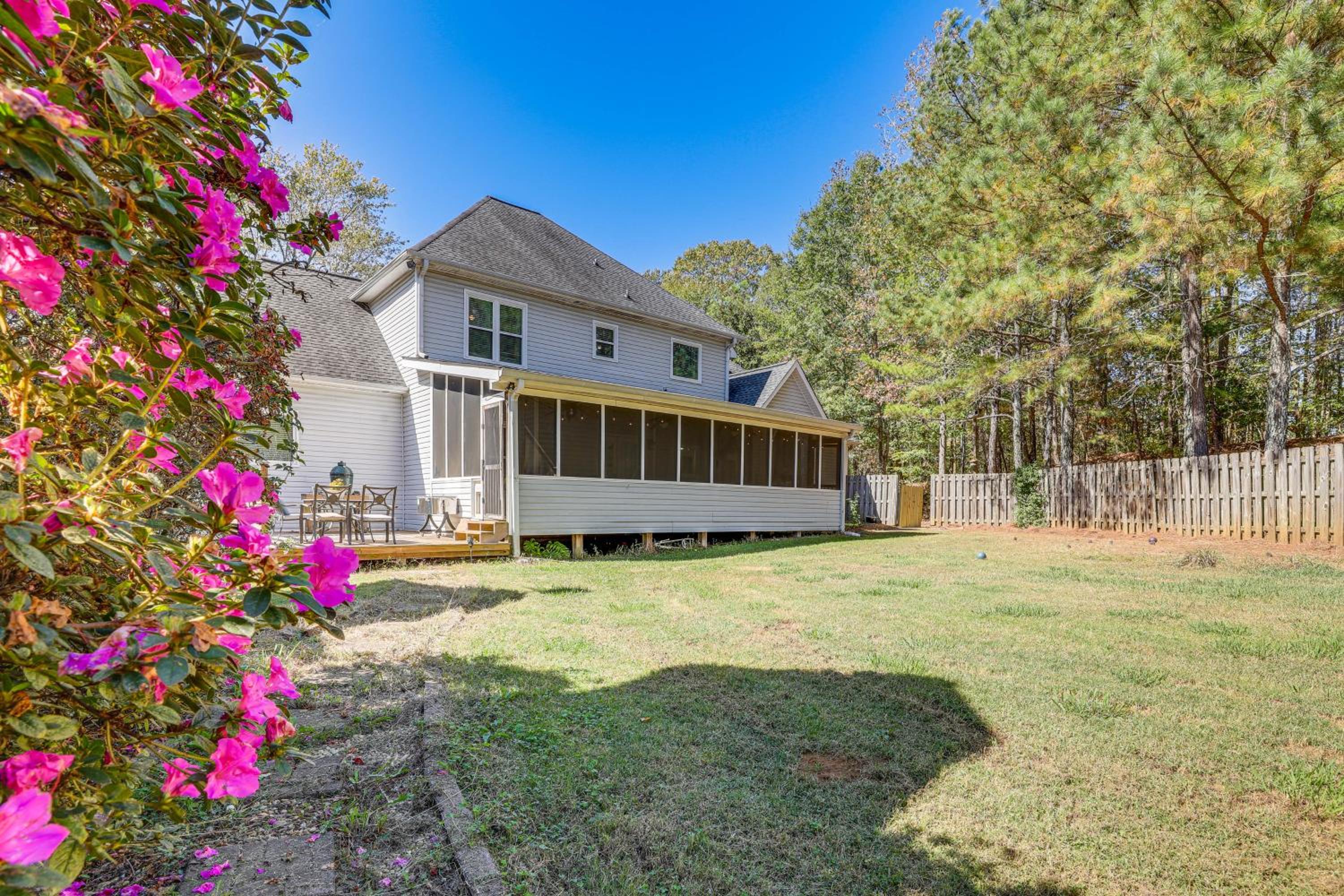 Walk to Trails Peaceful Family Home in Braselton