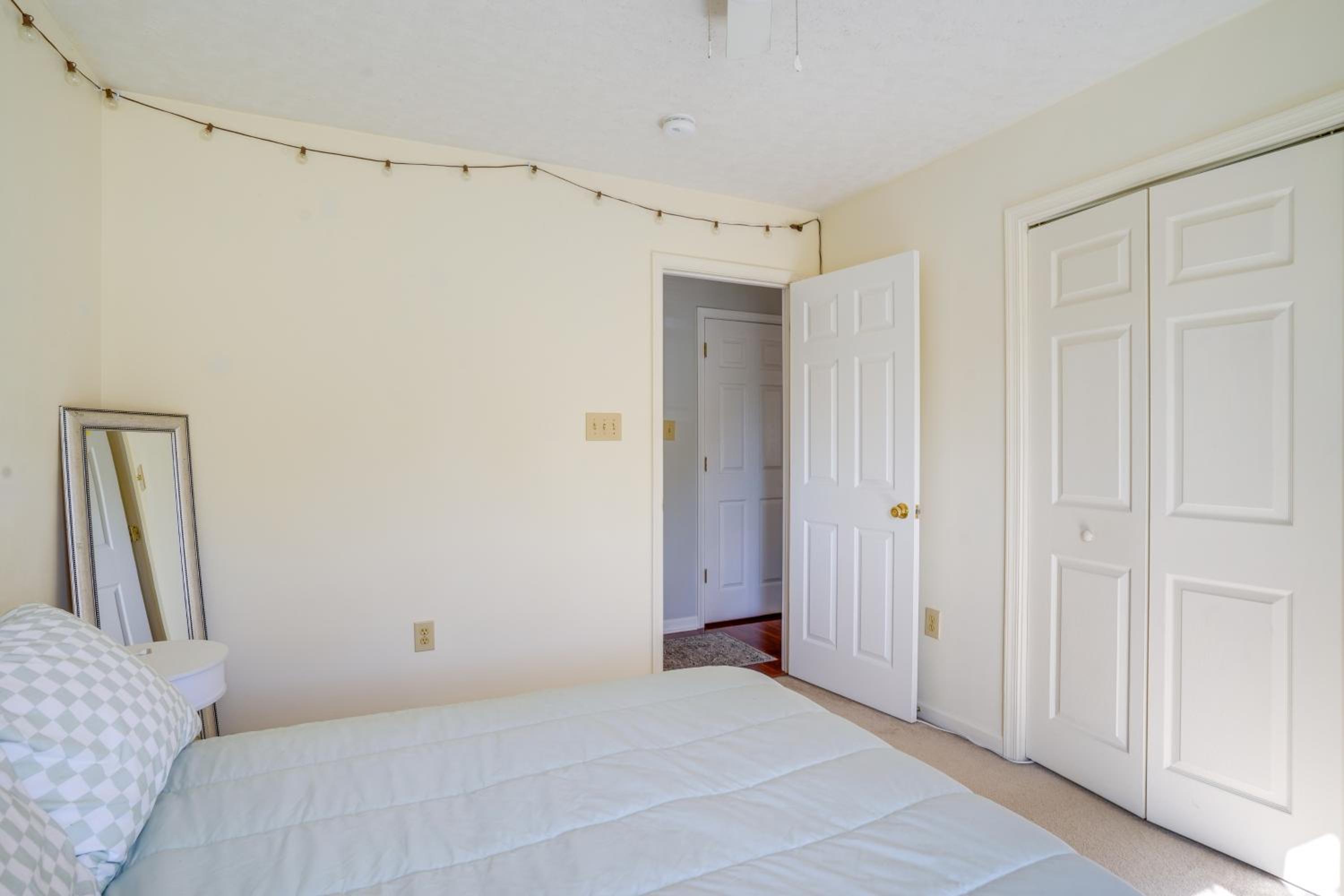 Hike and Explore Scenic Timberville Ranch Retreat!