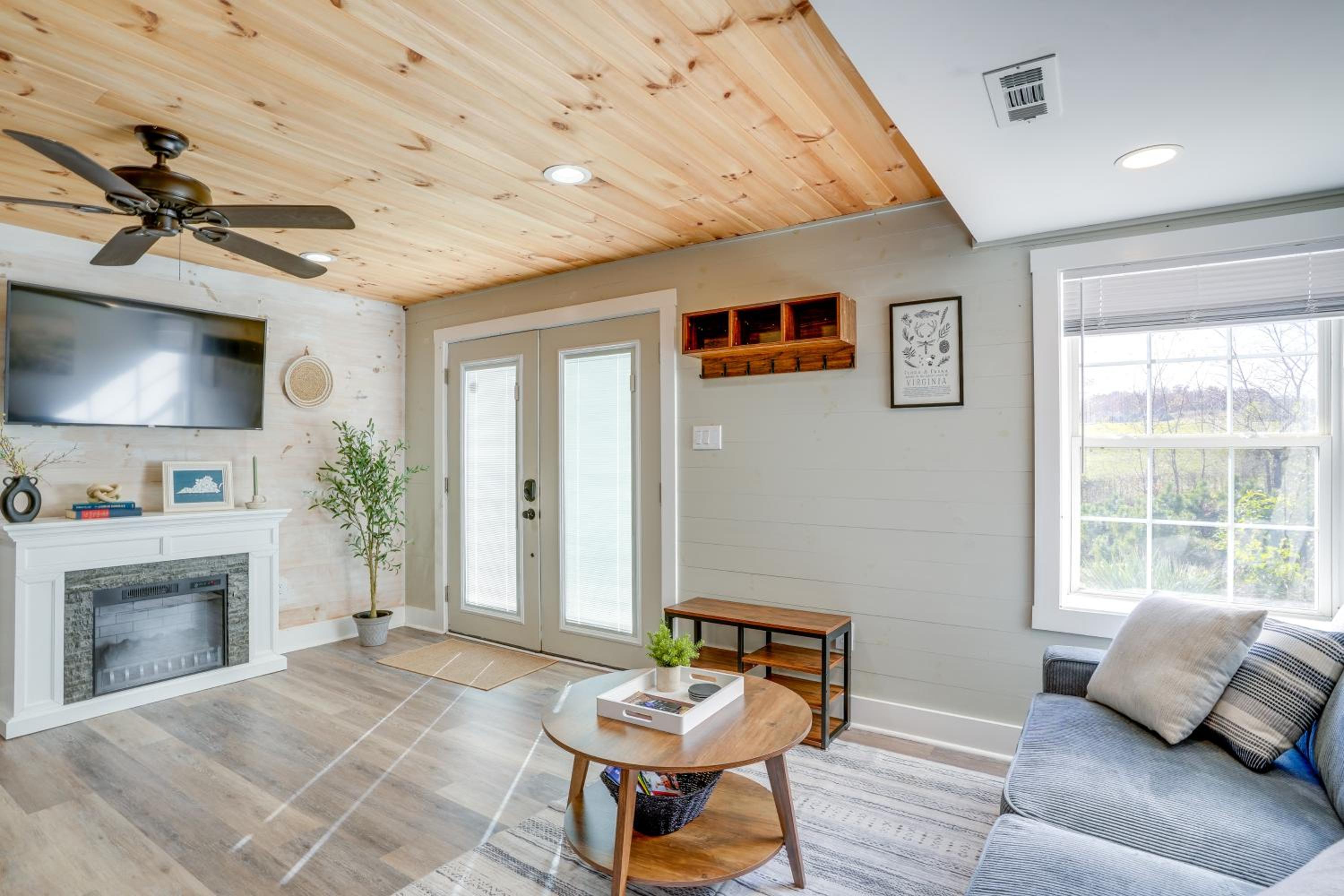 Tranquil Shenandoah Valley Retreat with Patio
