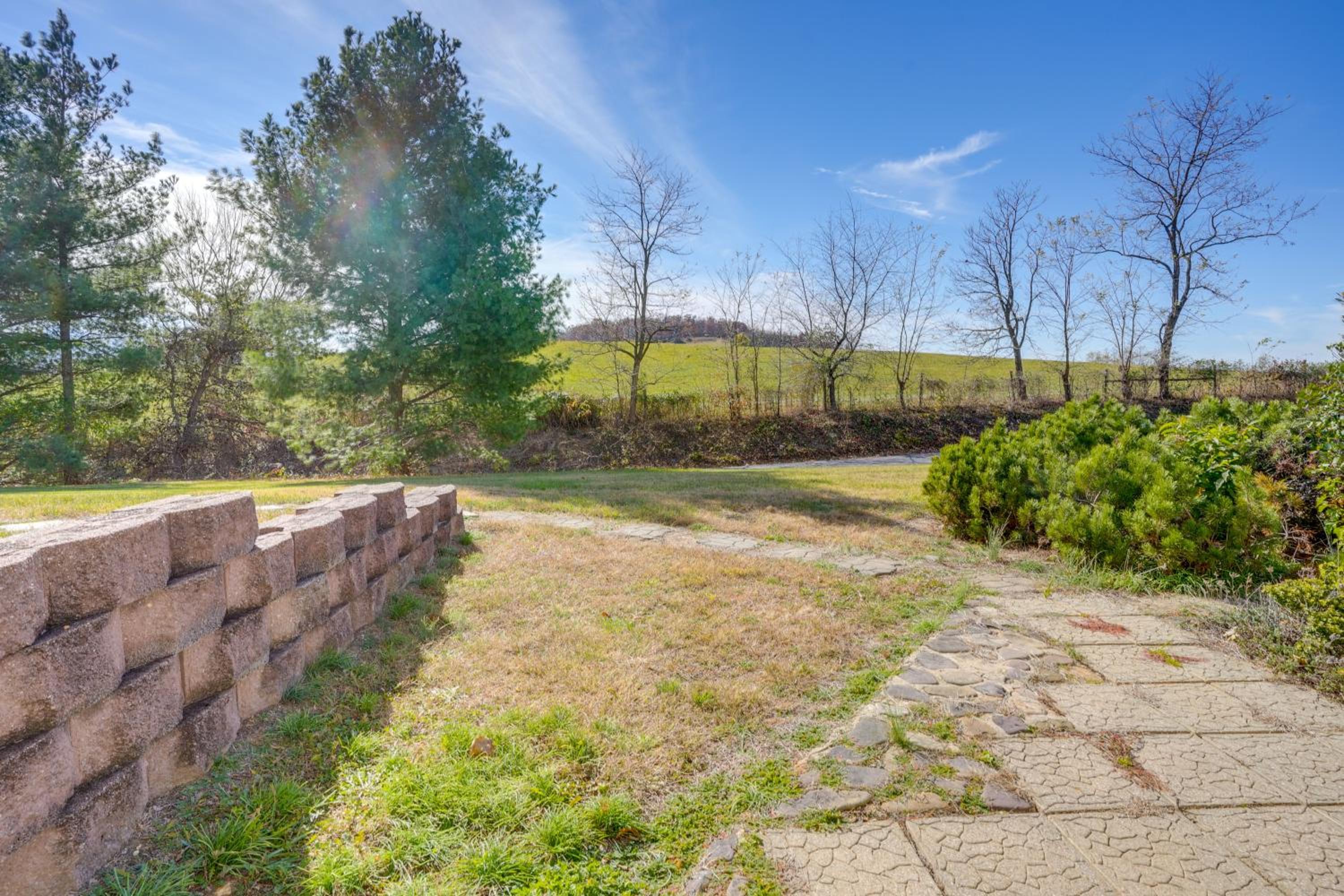 Tranquil Shenandoah Valley Retreat with Patio