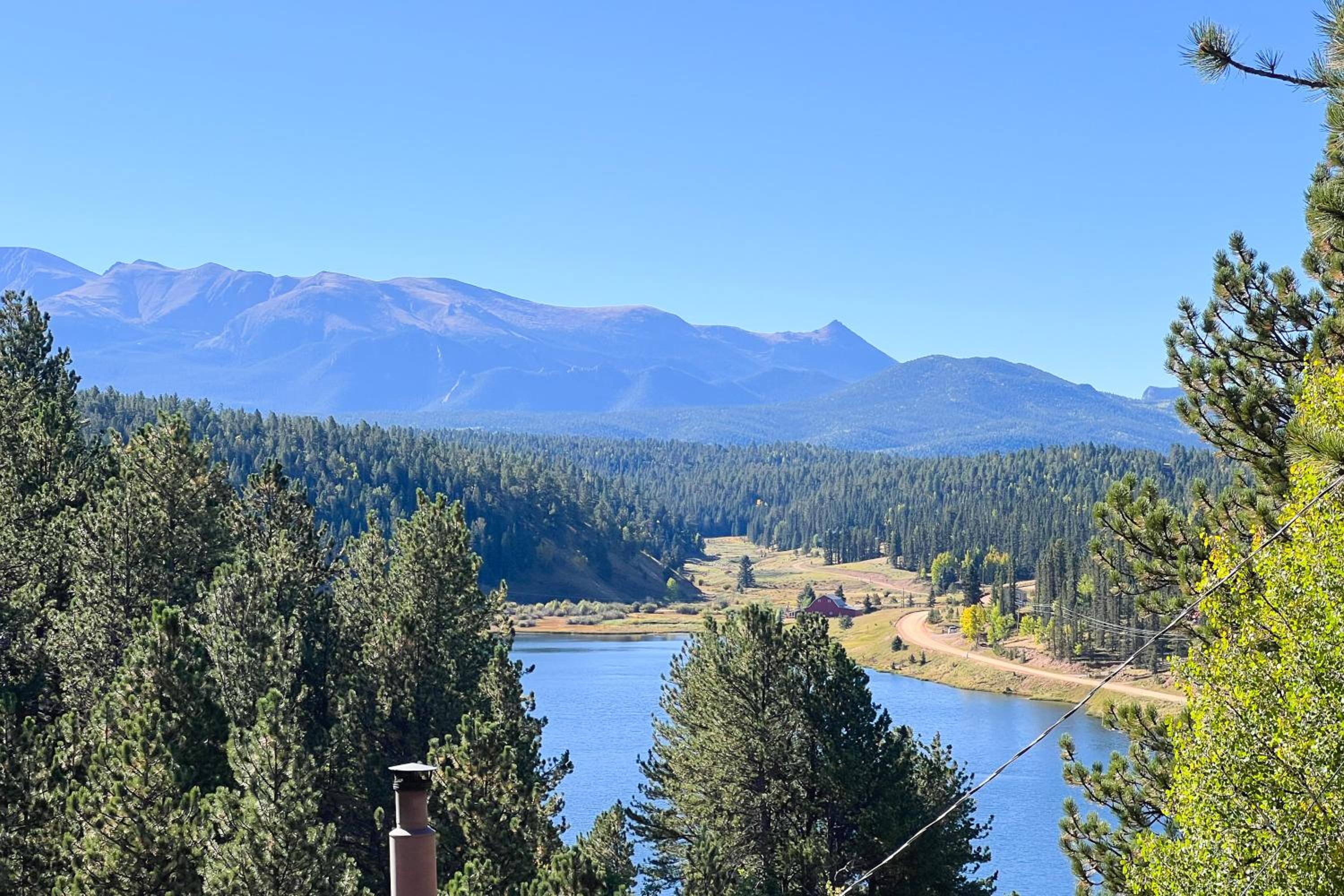 Close to Pike Natl Forest! Lake-View Family Cabin